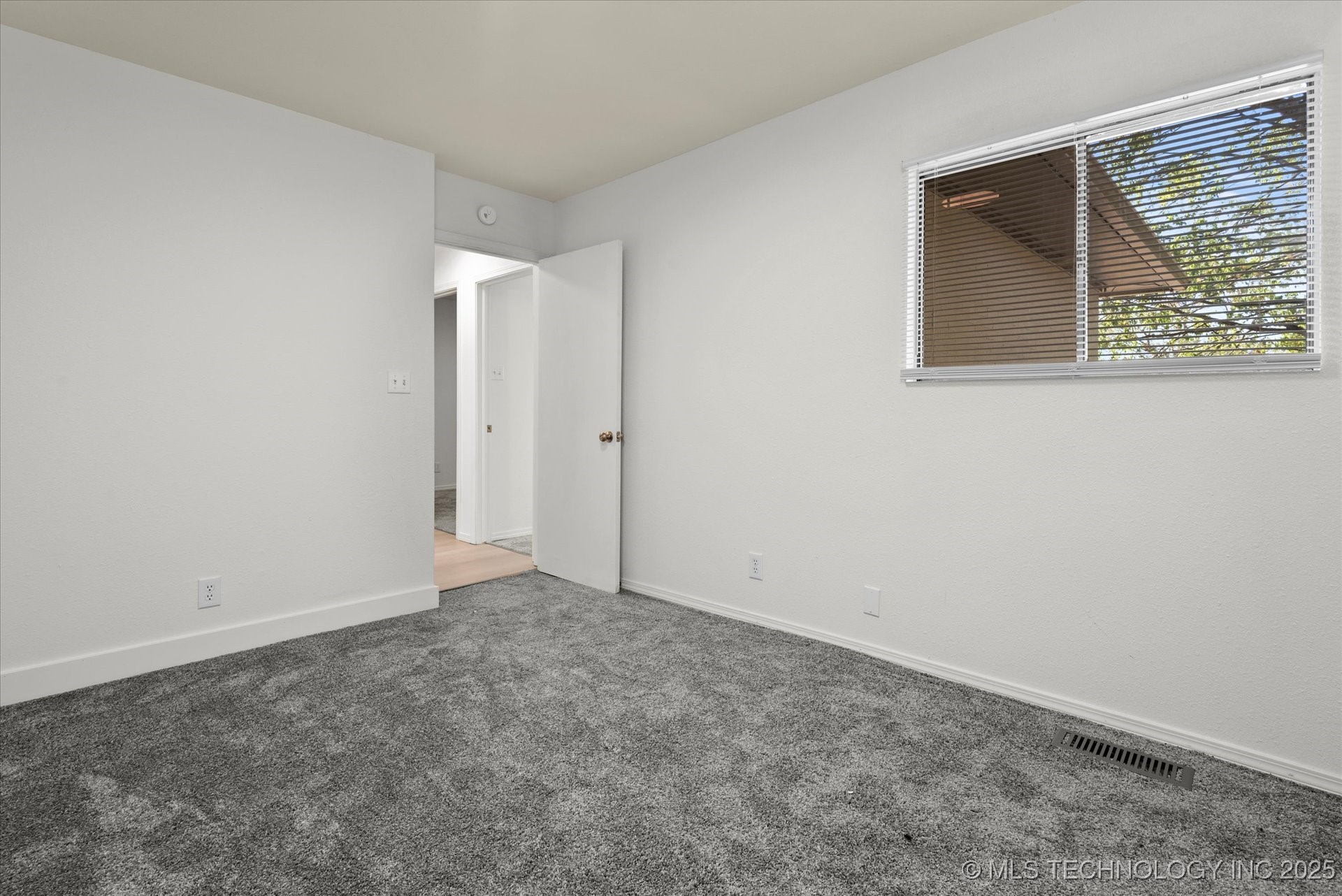 1719 Se Hilltop Drive Property Photo 23