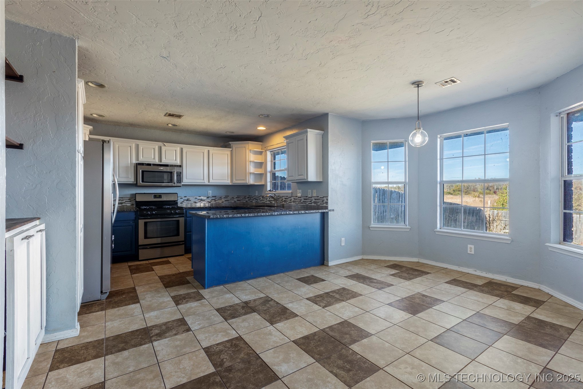 1702 W 21st Property Photo 7