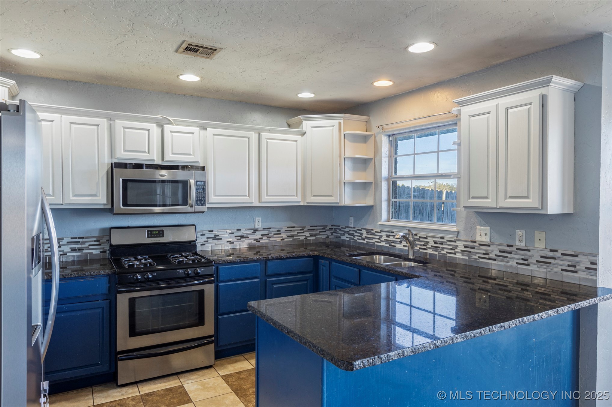 1702 W 21st Property Photo 8