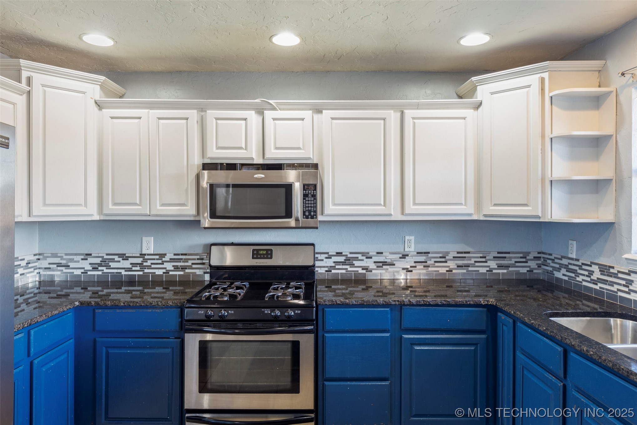 1702 W 21st Property Photo 9