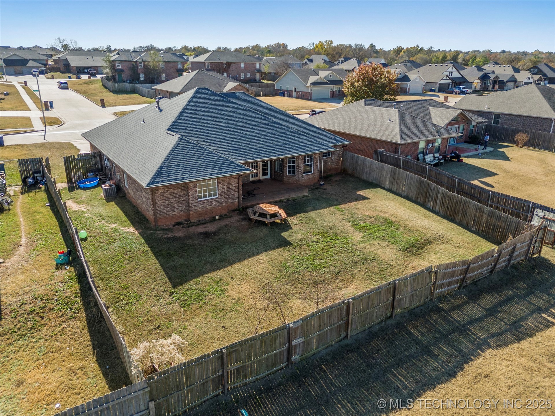 1702 W 21st Property Photo 24