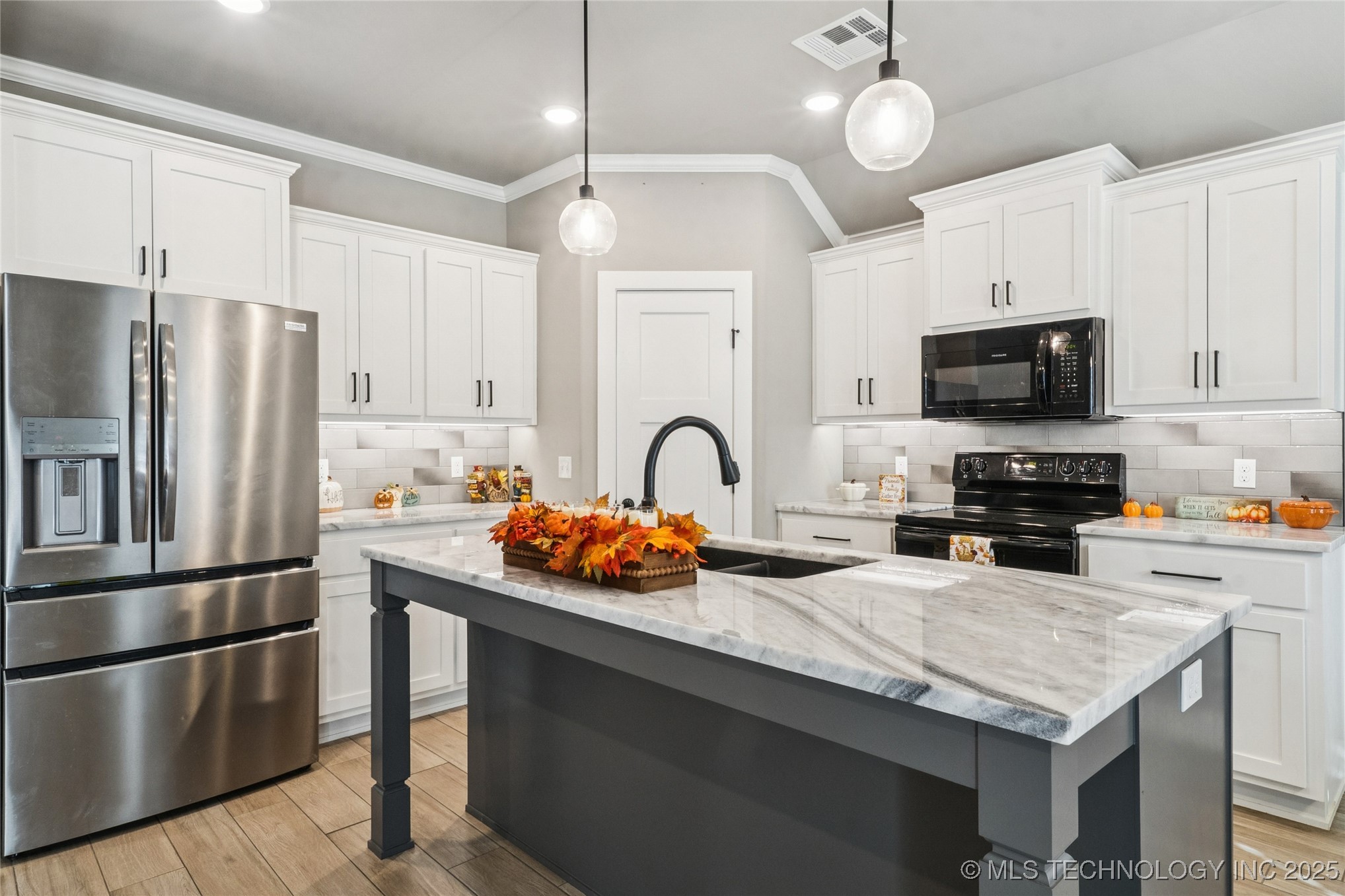 21870 E Morgan Road Property Photo 13