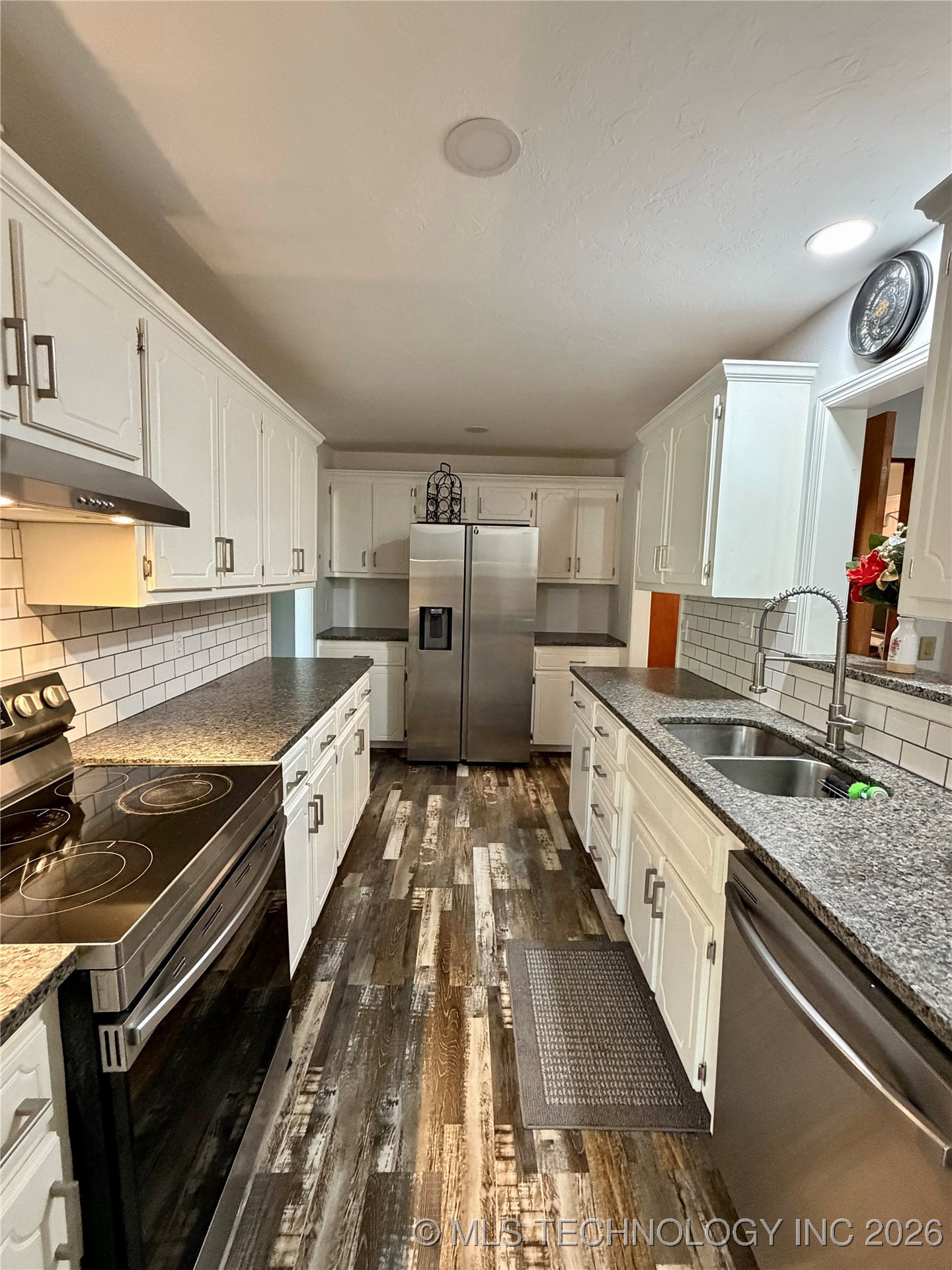 402 S Cowley Avenue Property Photo 5