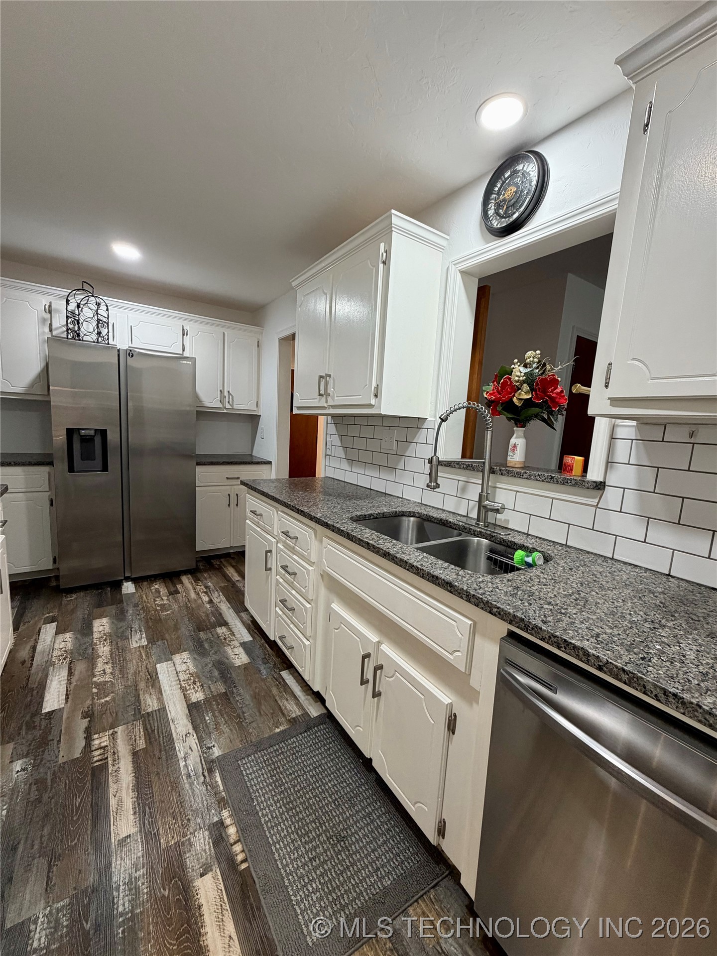 402 S Cowley Avenue Property Photo 7