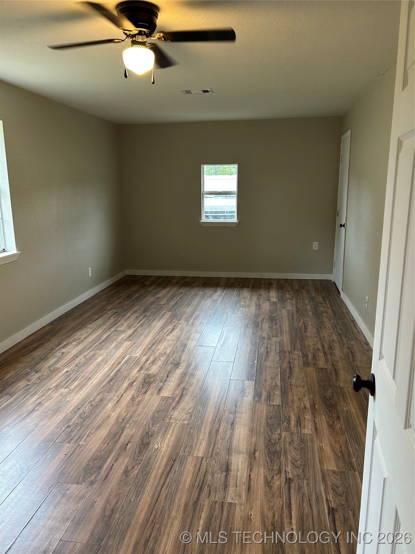 404 F Street Property Photo 3