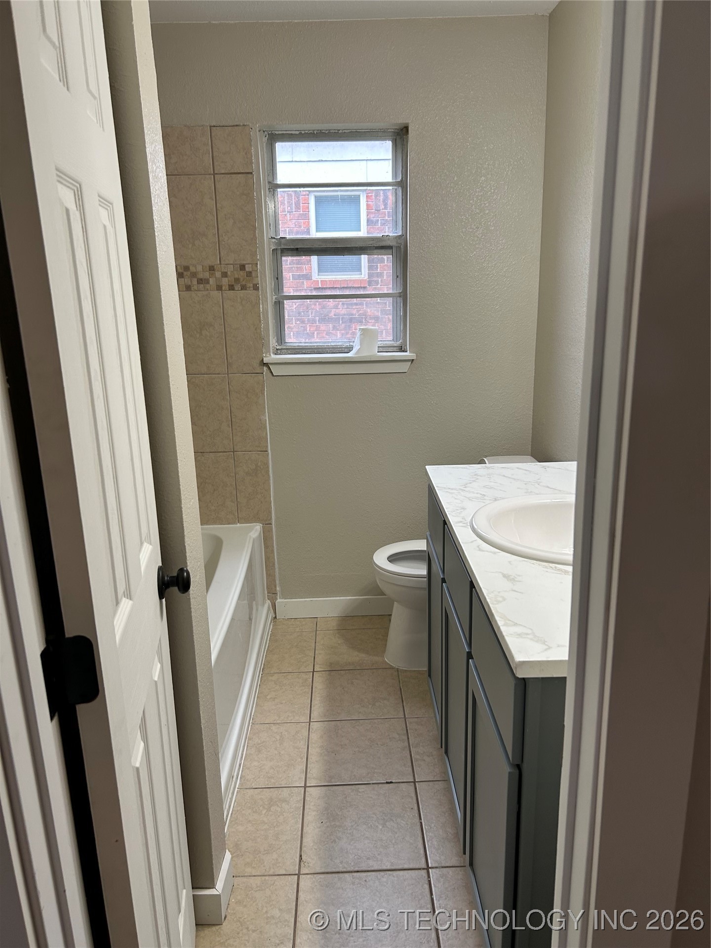 404 F Street Property Photo 8