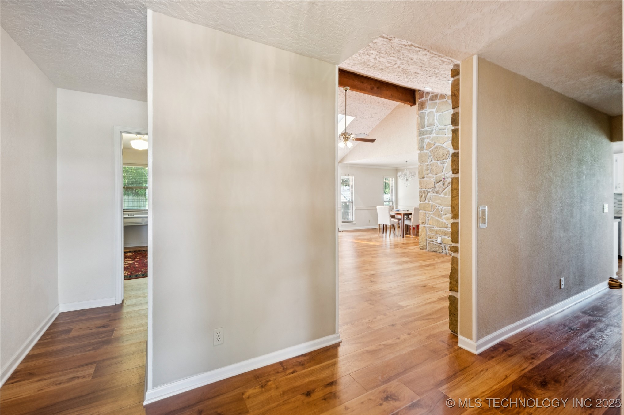 1505 W Fredericksburg Street Property Photo 3