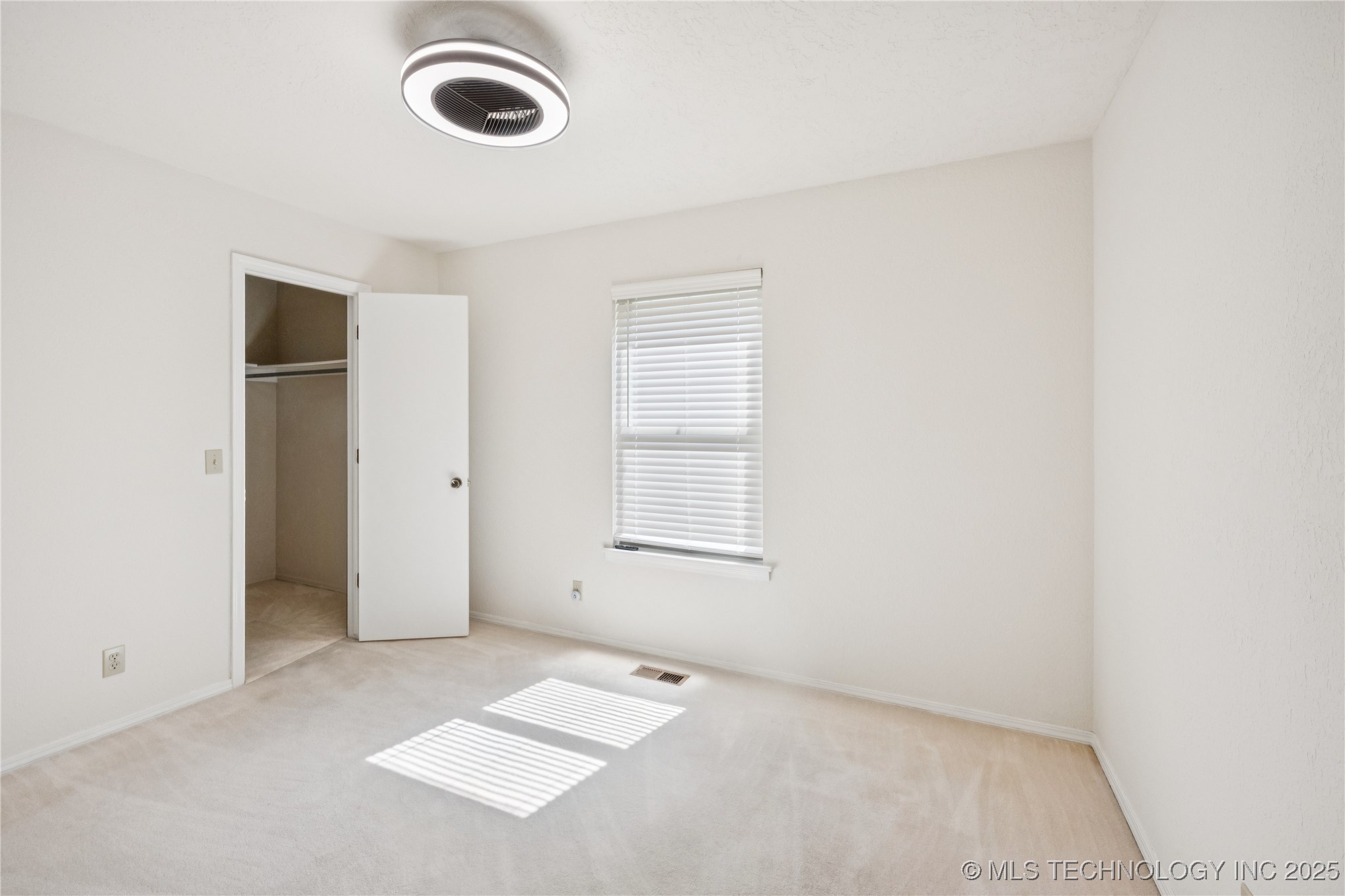 1505 W Fredericksburg Street Property Photo 16