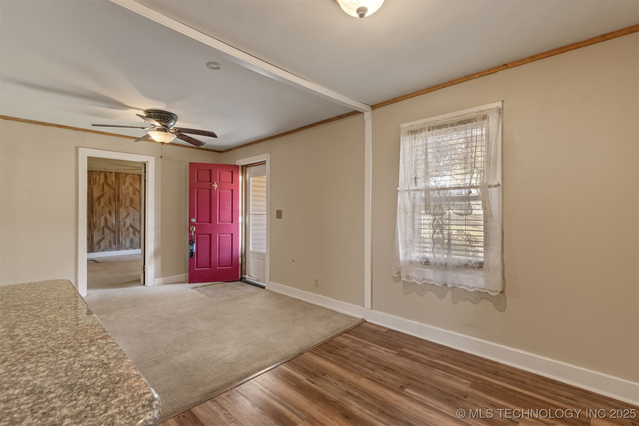 1043 N Valley Drive Property Photo 30