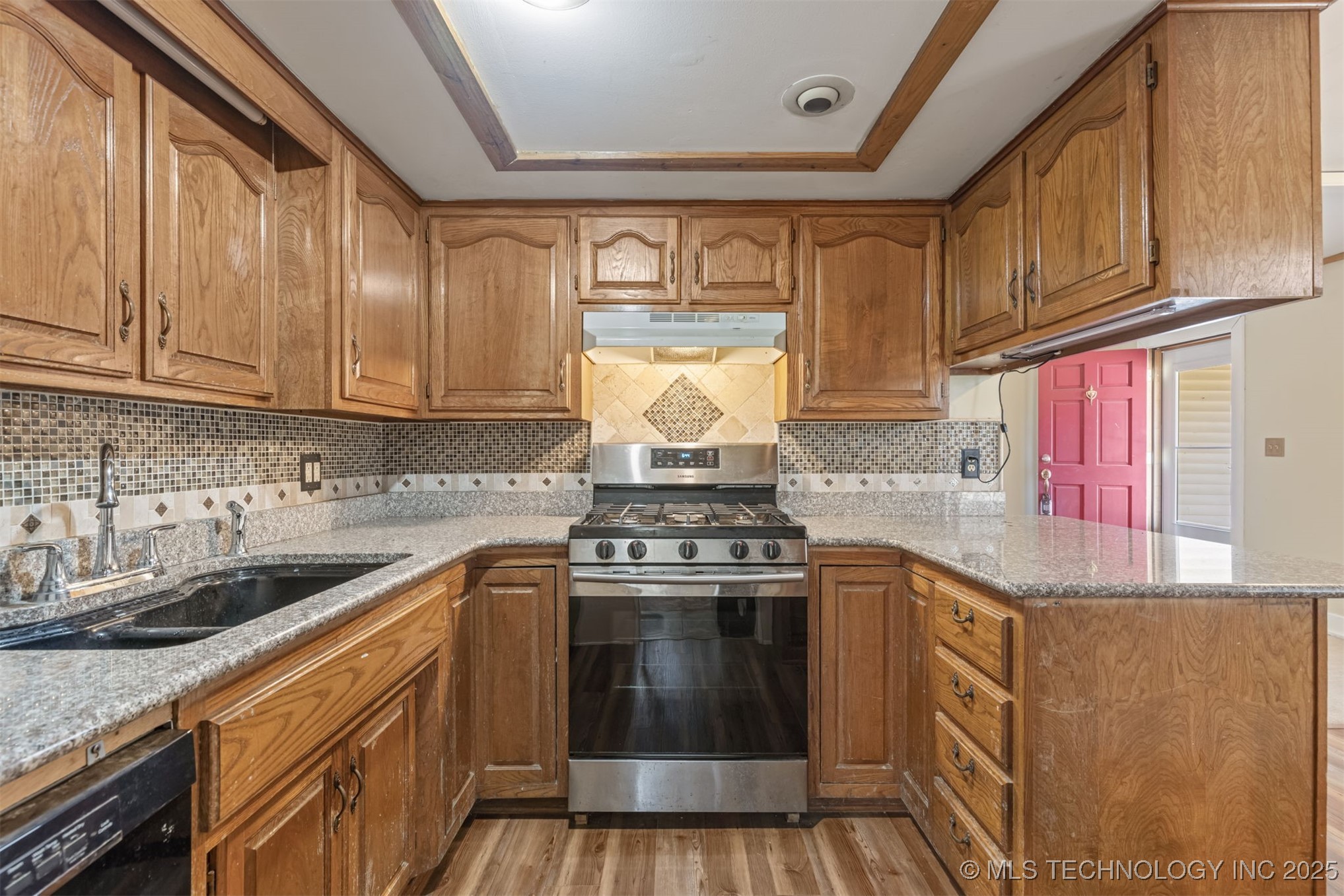 1043 N Valley Drive Property Photo 31