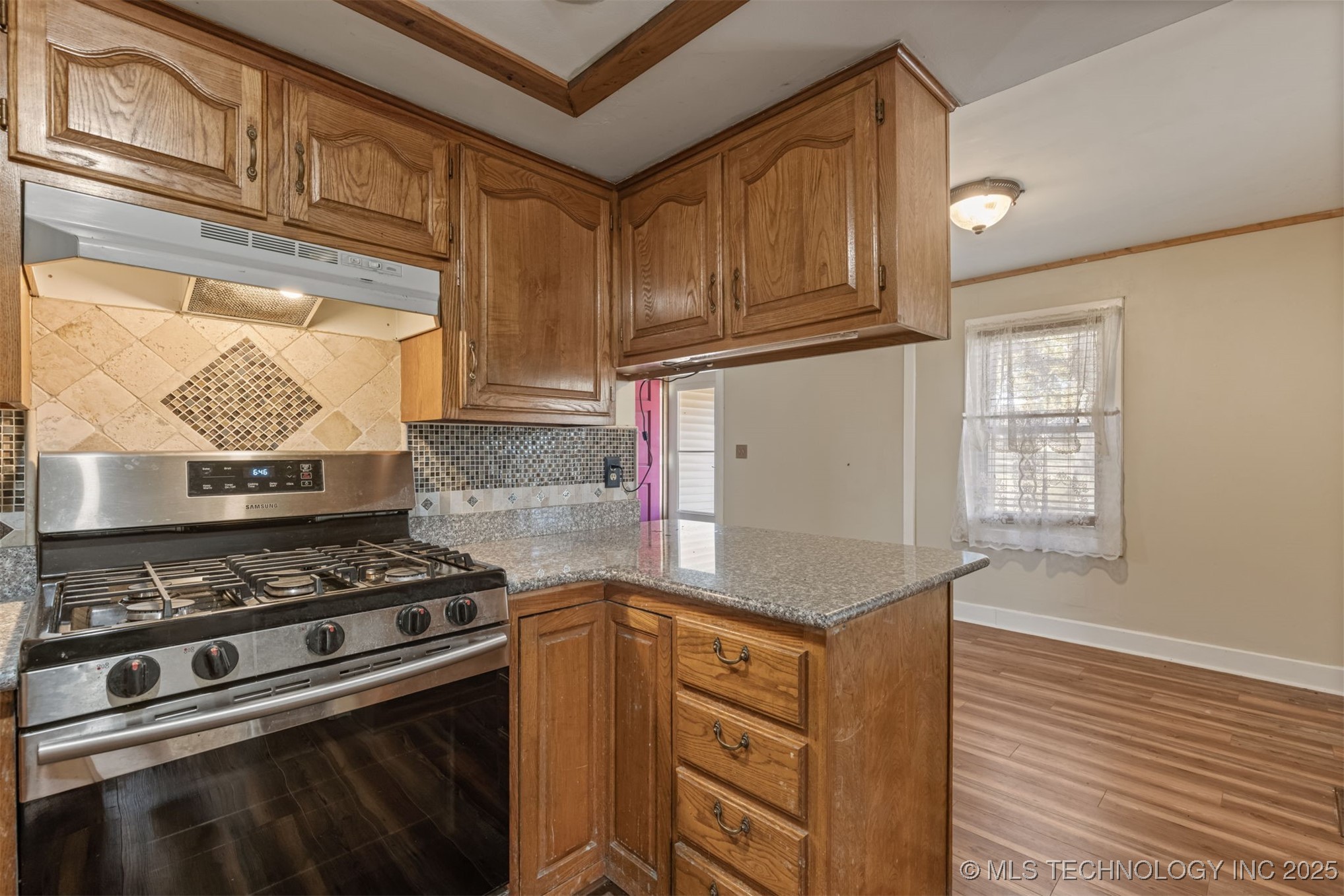 1043 N Valley Drive Property Photo 32