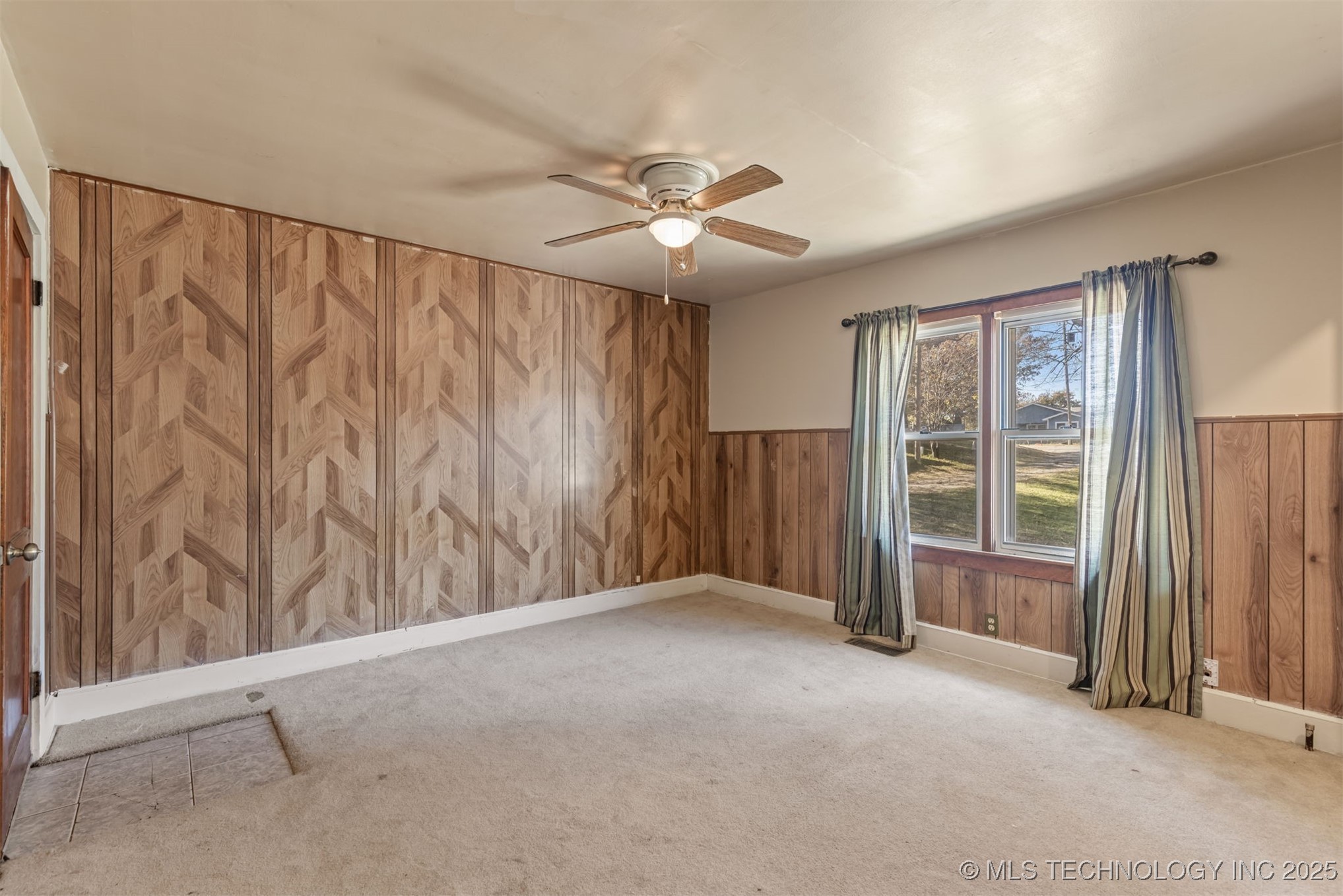 1043 N Valley Drive Property Photo 40