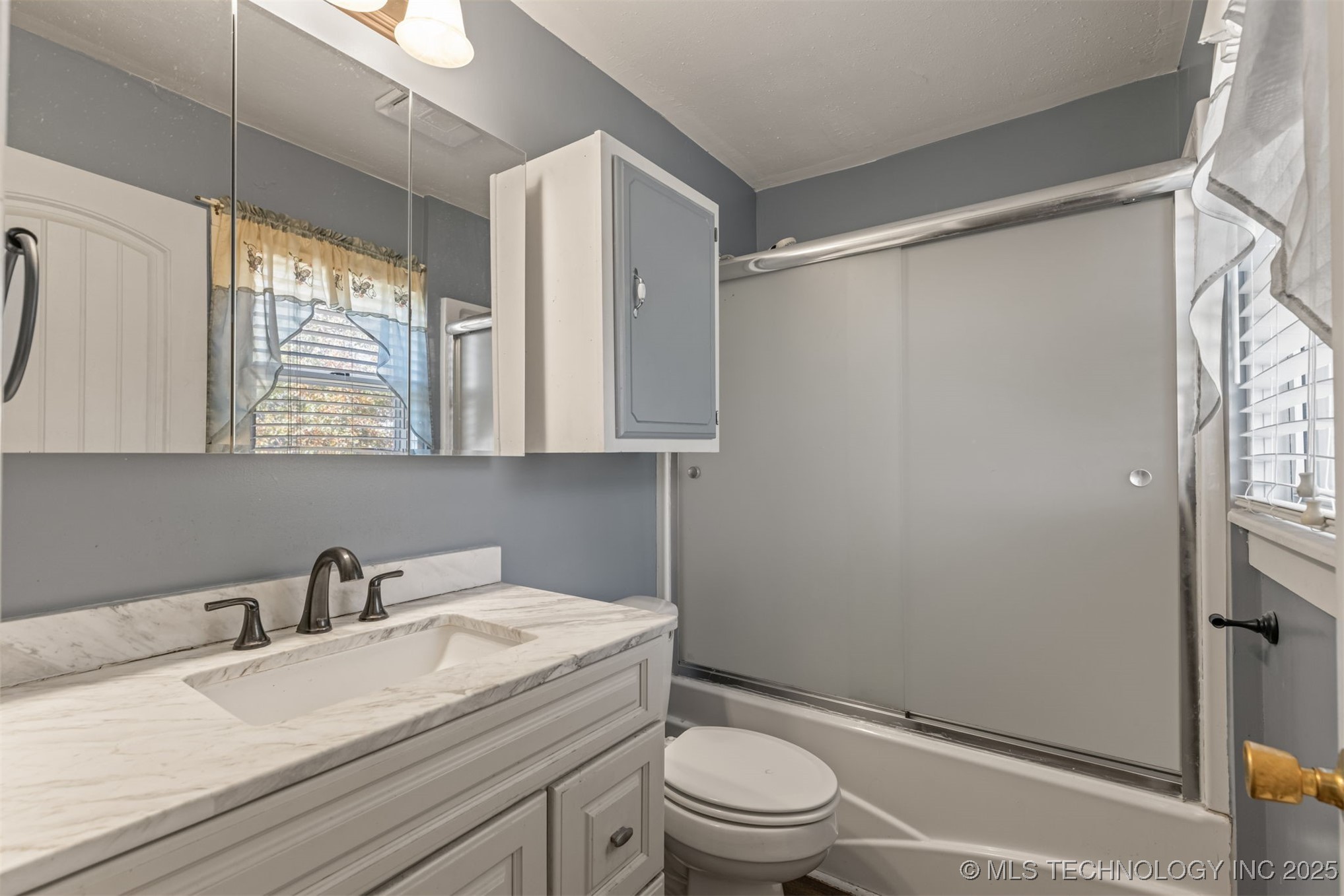 1043 N Valley Drive Property Photo 43