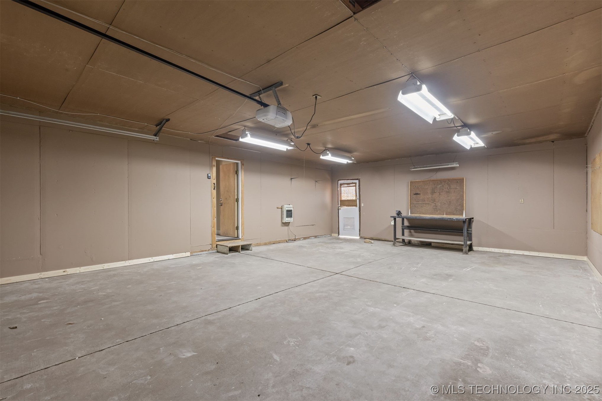 1043 N Valley Drive Property Photo 45