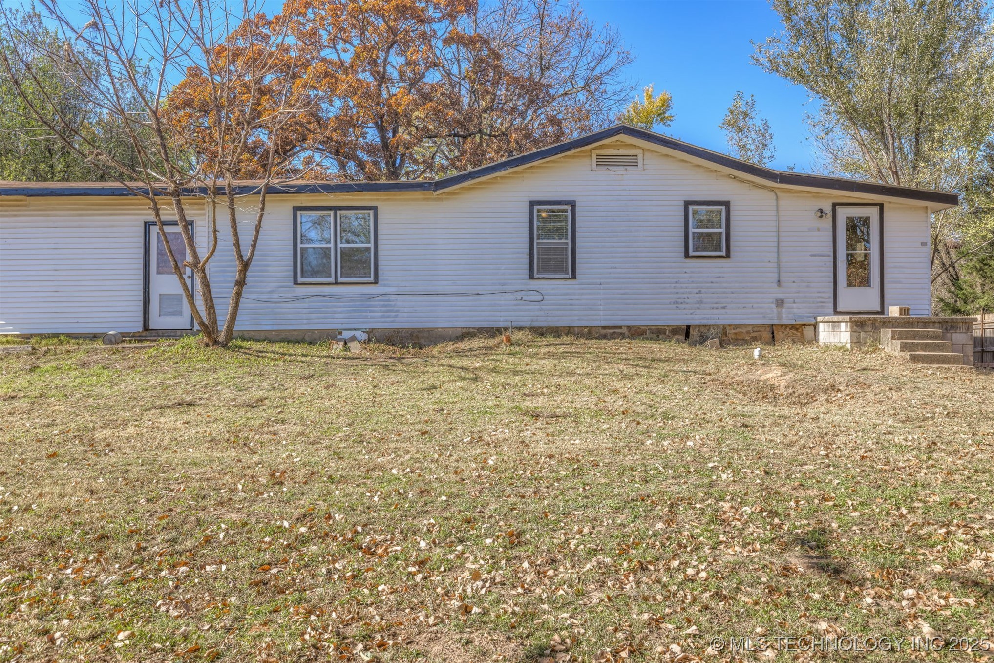 1043 N Valley Drive Property Photo 48