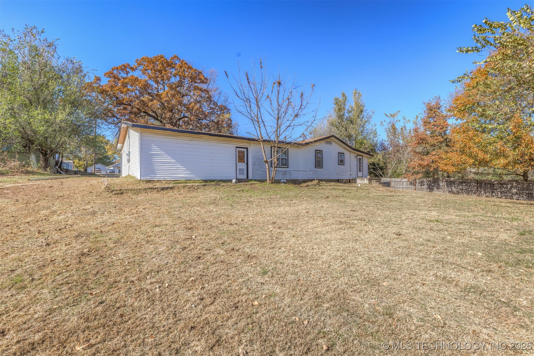 1043 N Valley Drive Property Photo 49