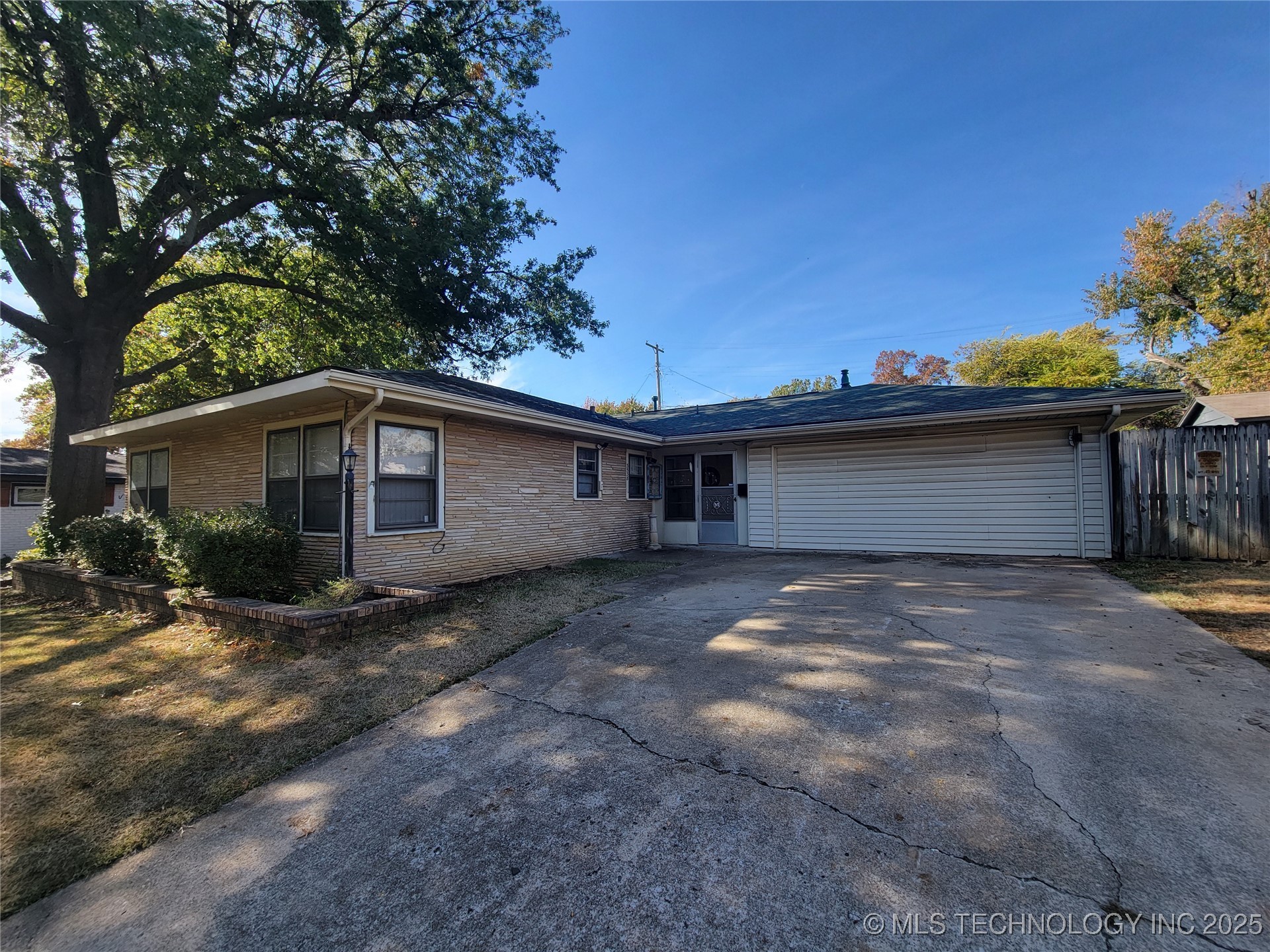 3538 S Urbana Avenue Property Photo 1