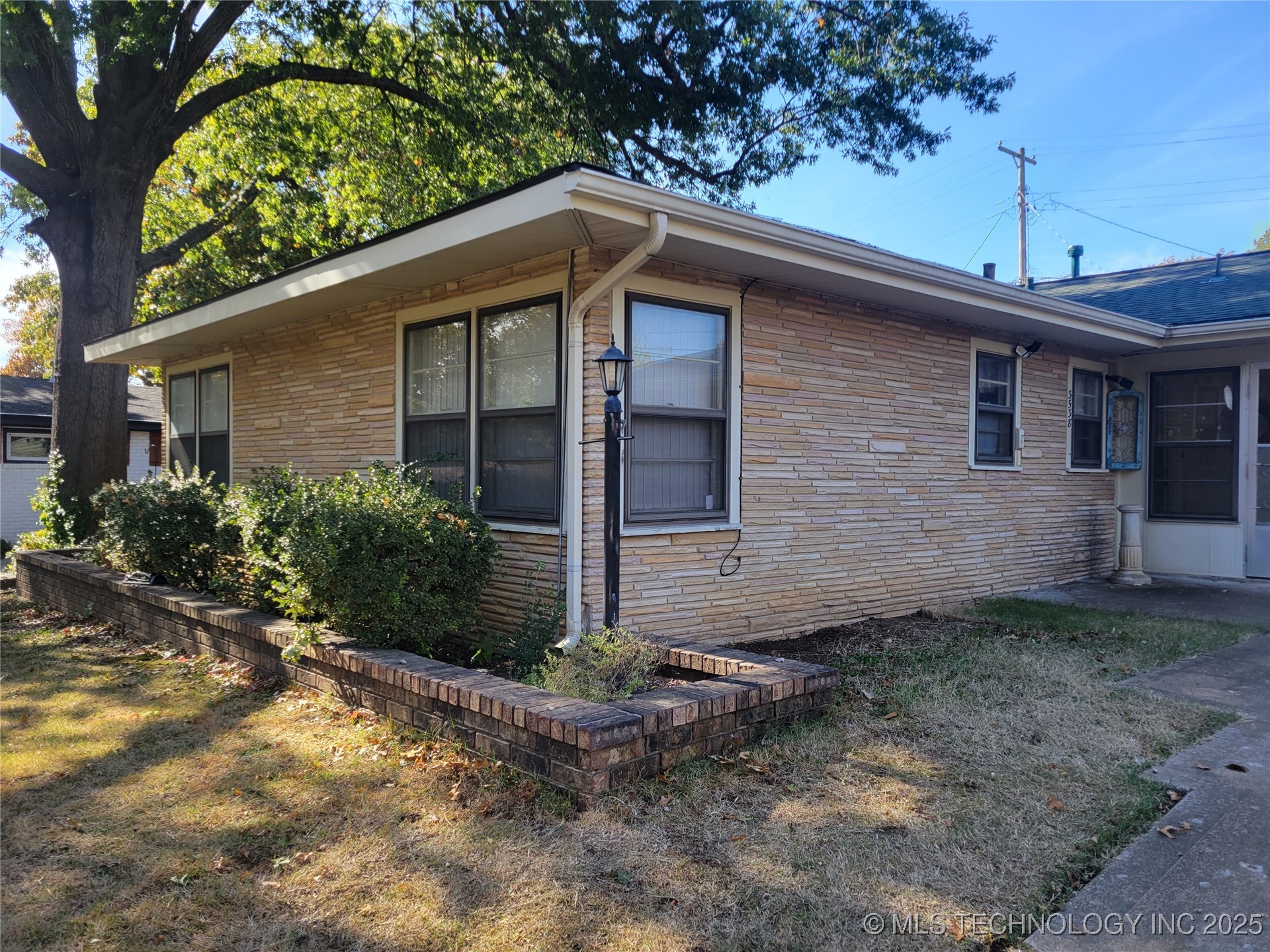 3538 S Urbana Avenue Property Photo 3