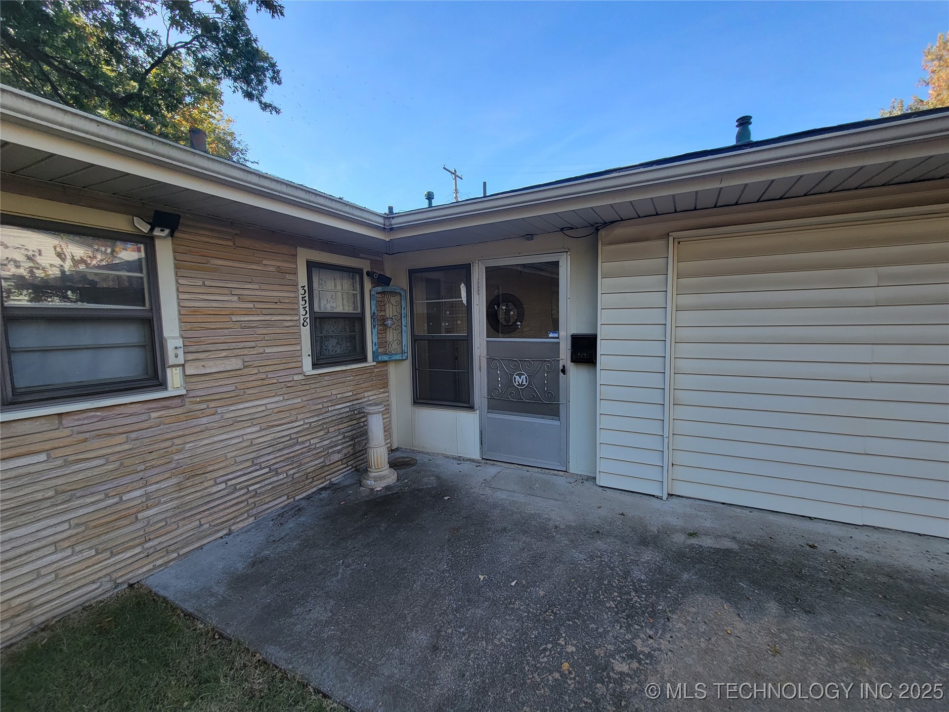 3538 S Urbana Avenue Property Photo 5