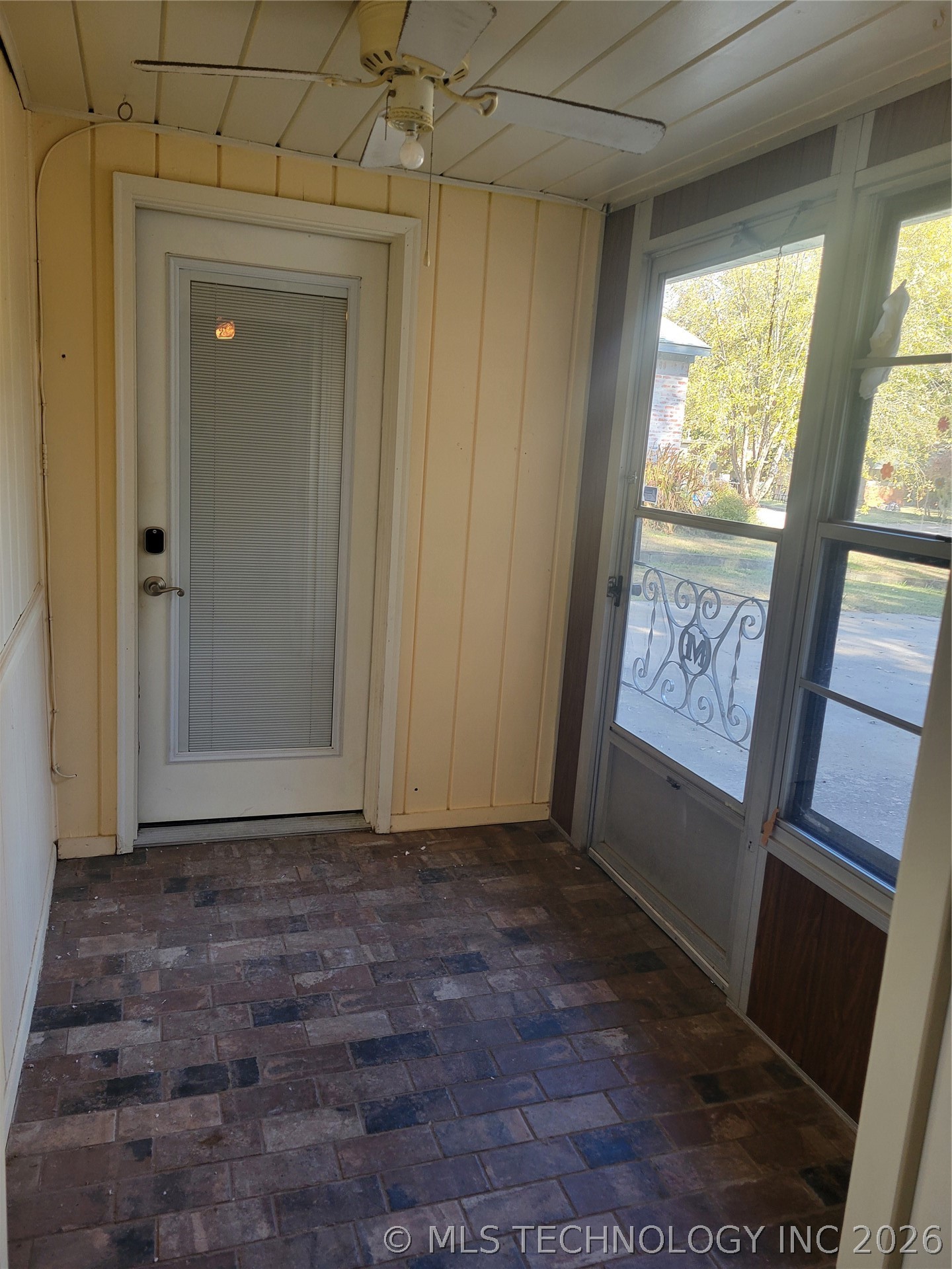 3538 S Urbana Avenue Property Photo 6