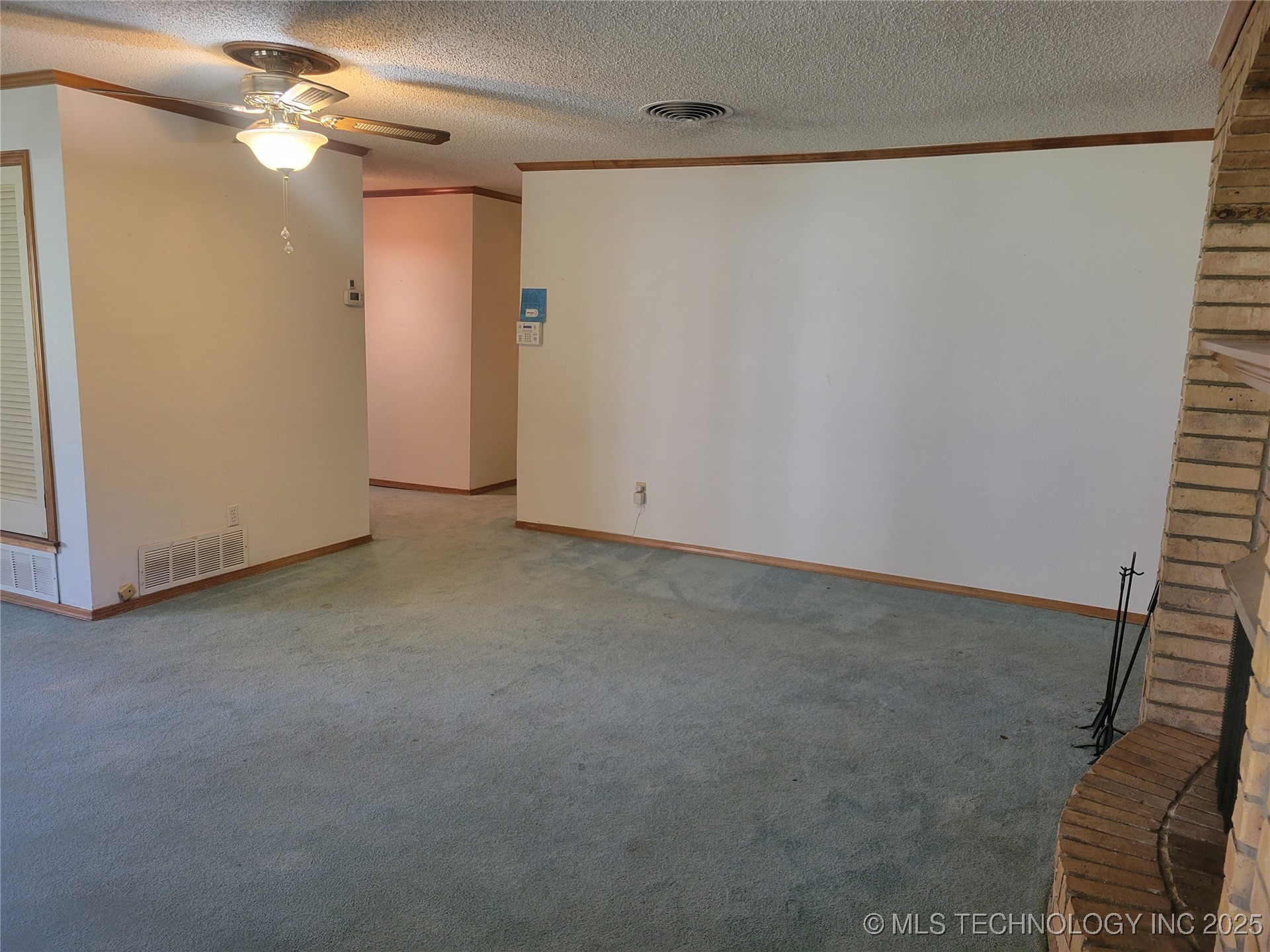 3538 S Urbana Avenue Property Photo 9
