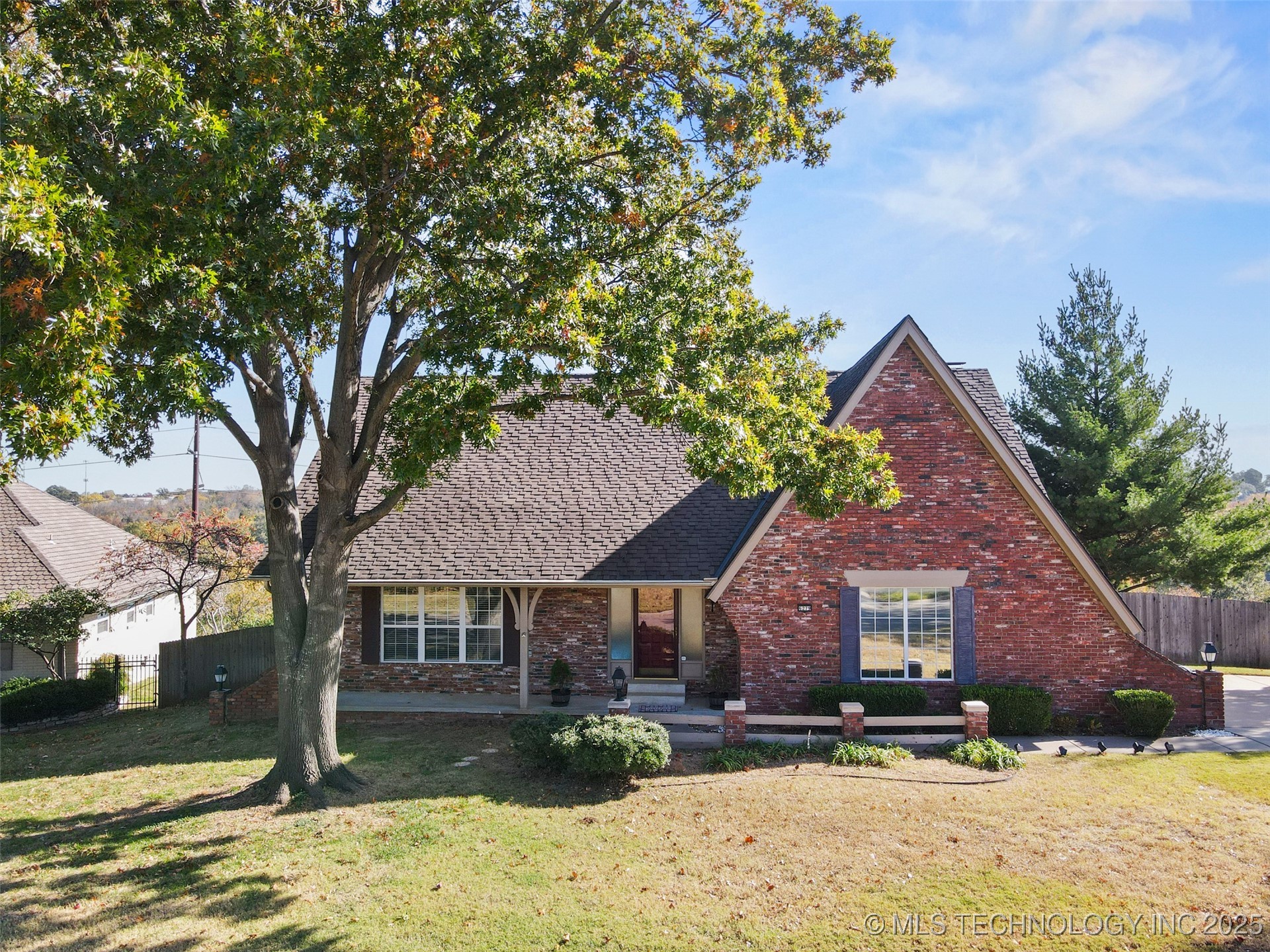 6279 S Hudson Avenue Property Photo 2