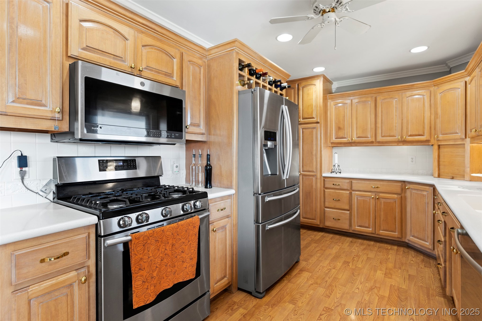 6279 S Hudson Avenue Property Photo 9