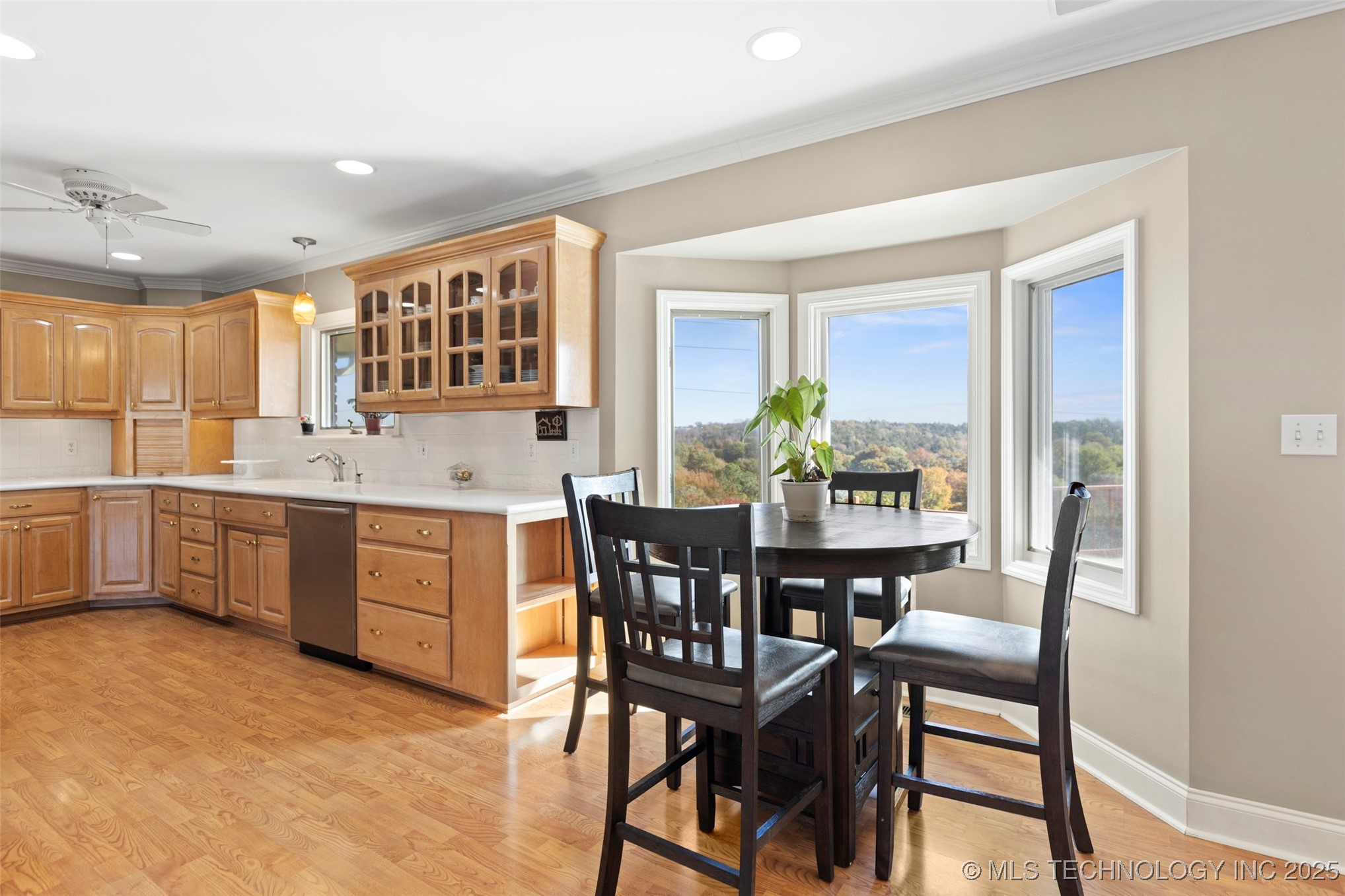 6279 S Hudson Avenue Property Photo 10