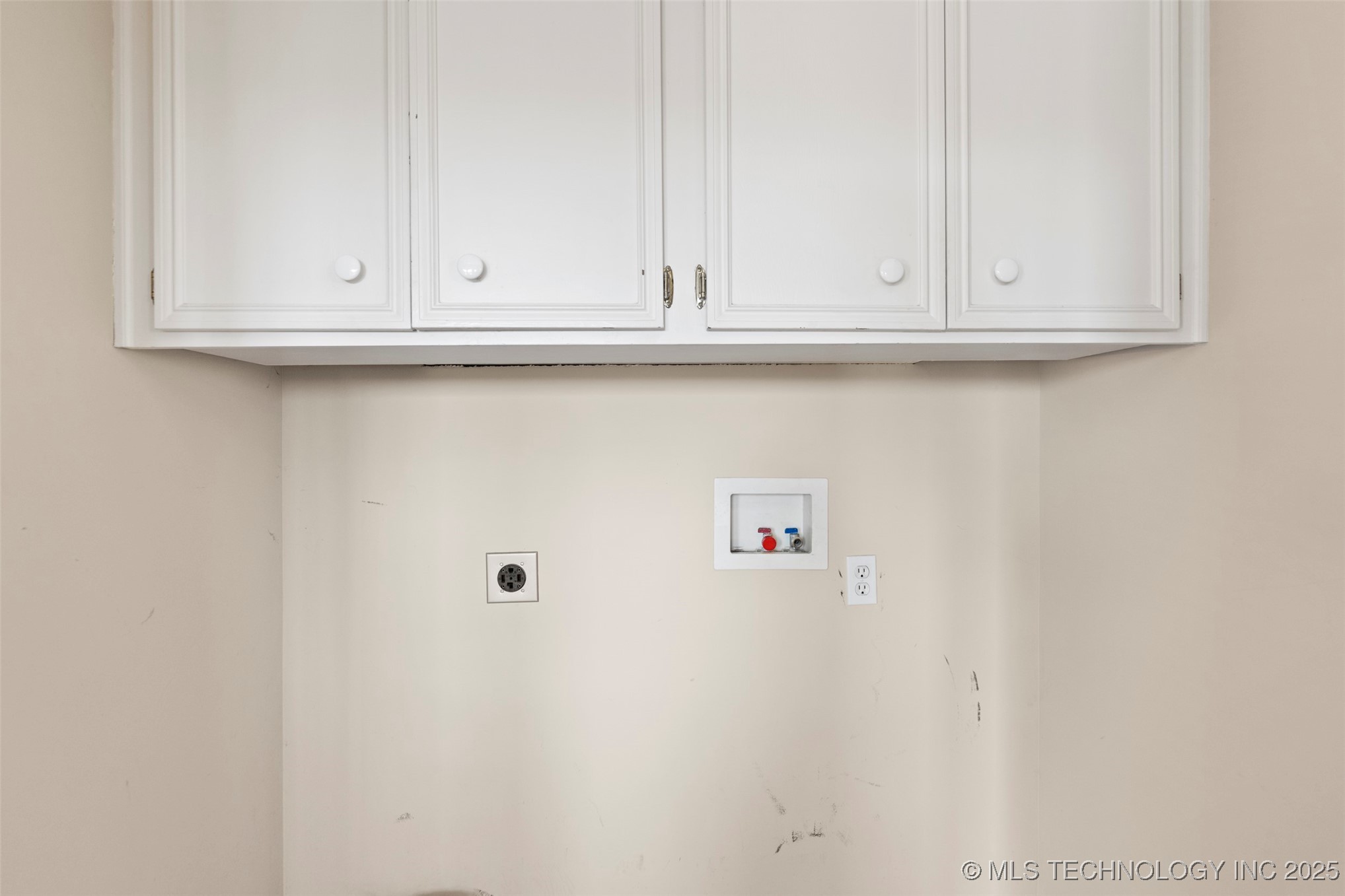 6279 S Hudson Avenue Property Photo 11