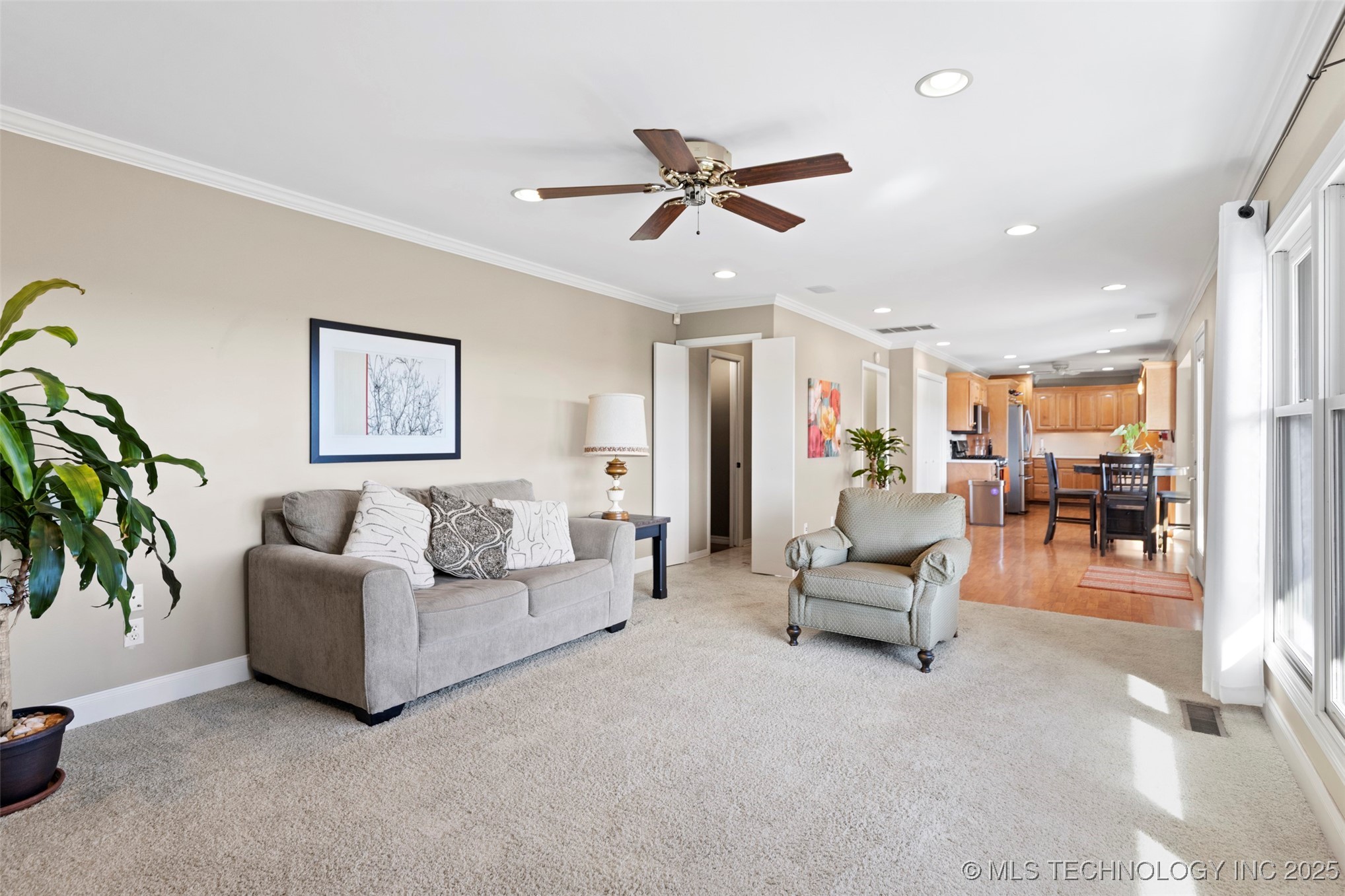 6279 S Hudson Avenue Property Photo 13