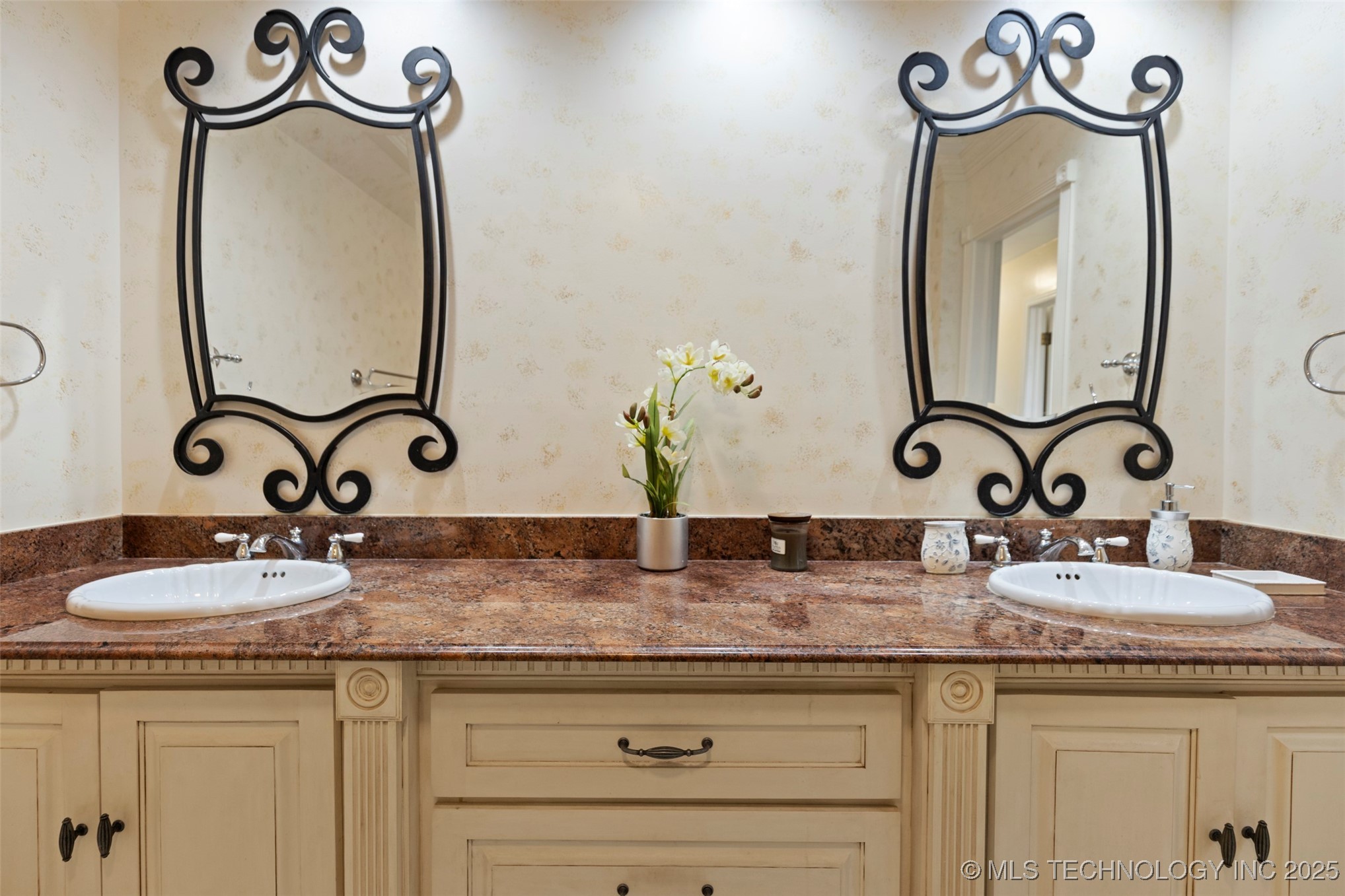 6279 S Hudson Avenue Property Photo 24