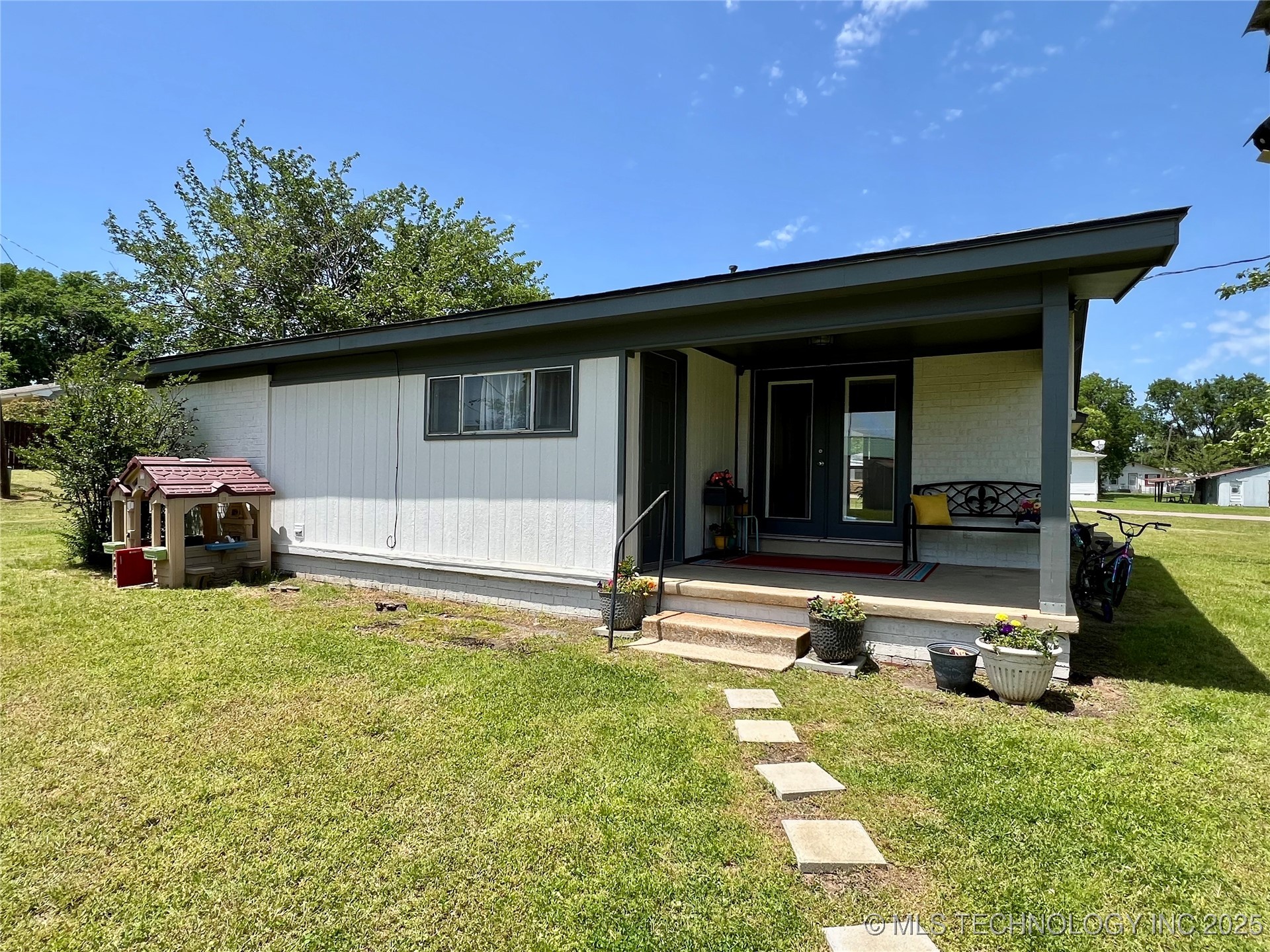 205 Ne 1st Street Property Photo 2