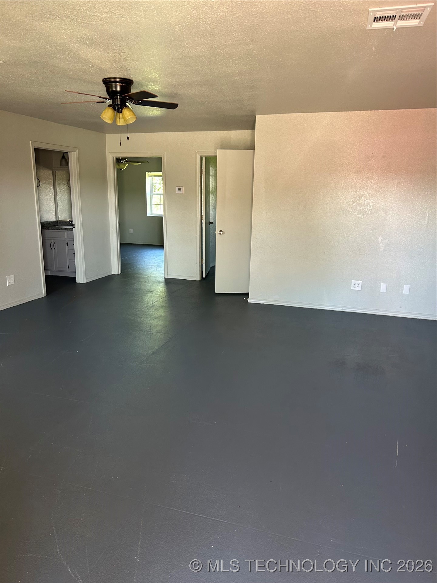 1006 N 1st Street Property Photo 5