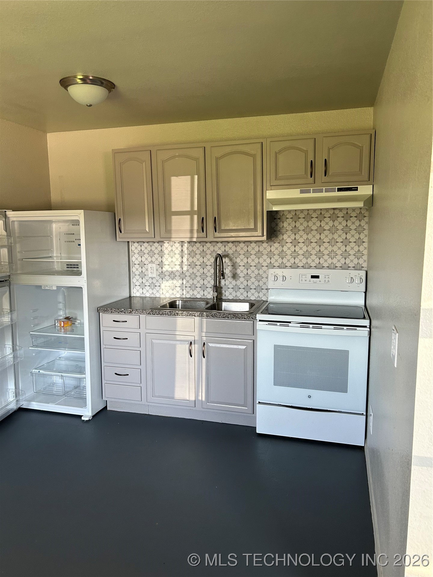 1006 N 1st Street Property Photo 6