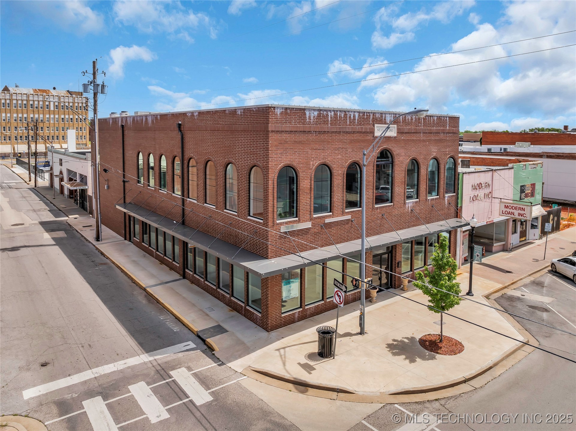 127 W Main Street Property Photo 1