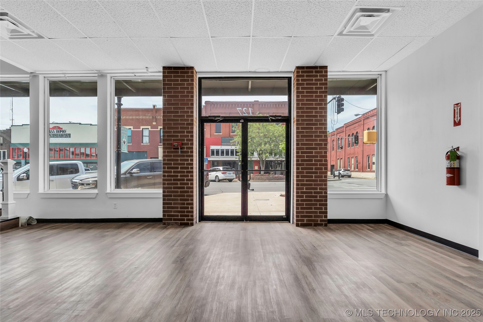 127 W Main Street Property Photo 5