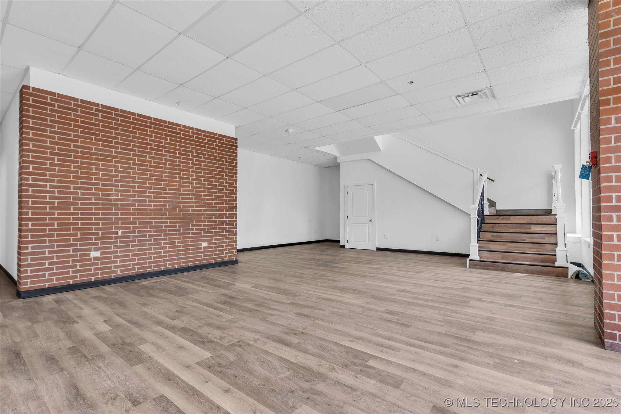 127 W Main Street Property Photo 8