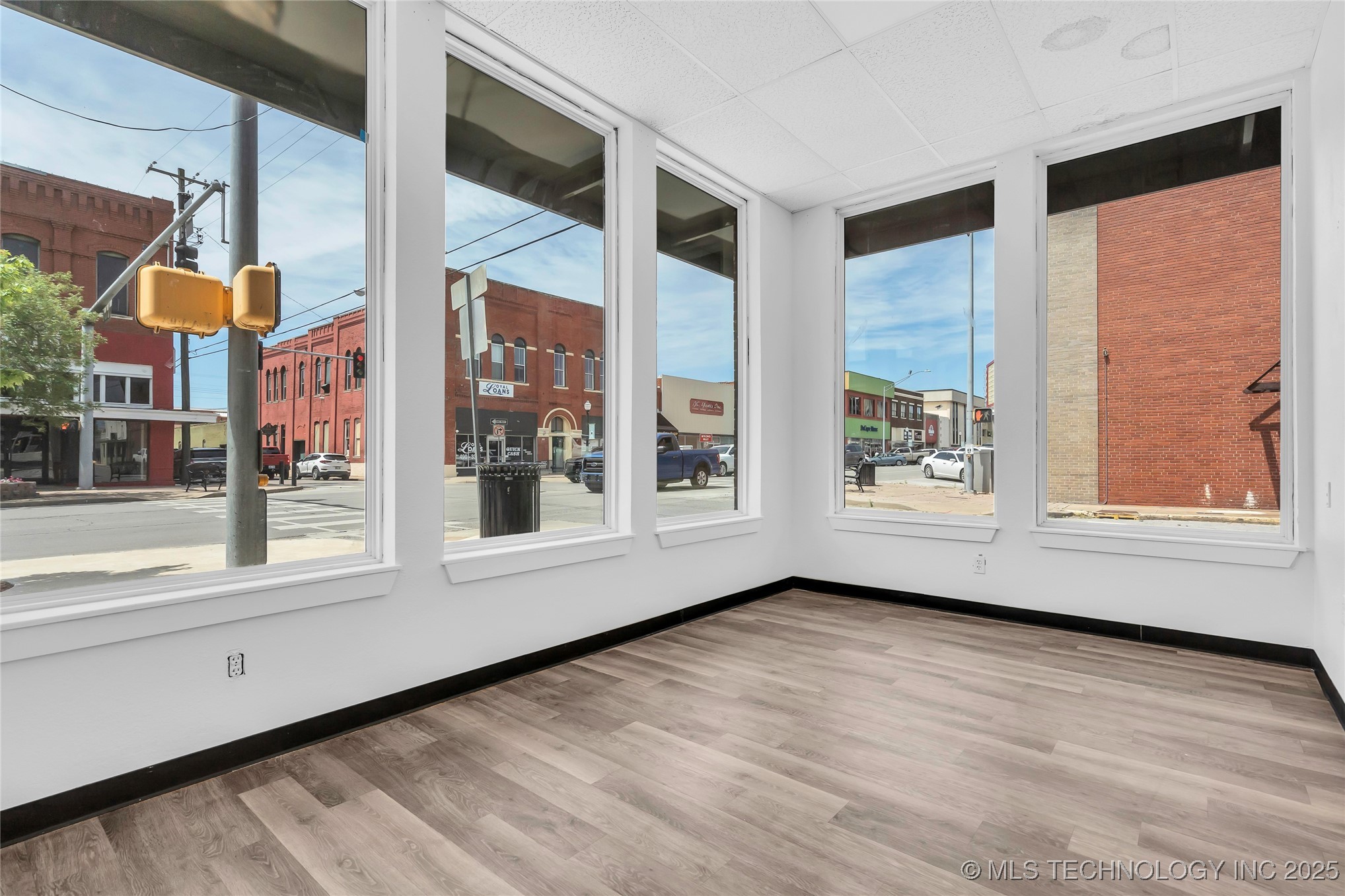 127 W Main Street Property Photo 9