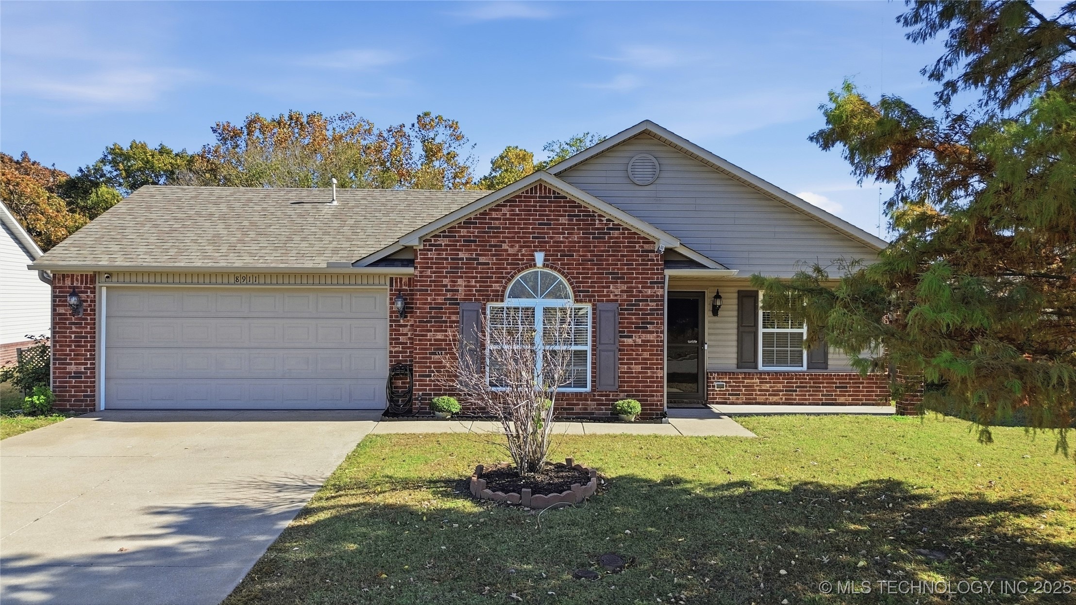 8911 S 261 East Avenue Property Photo 1