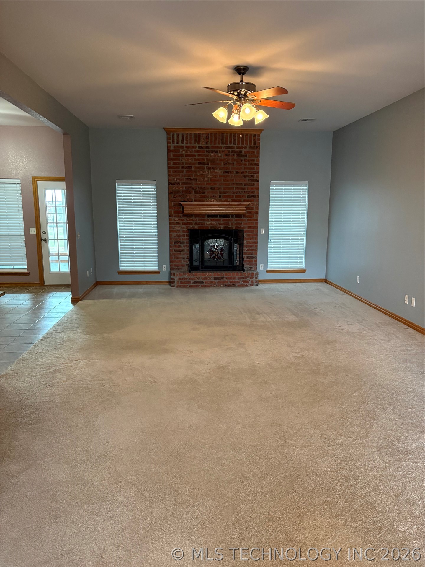 1001 Country Club Property Photo 6