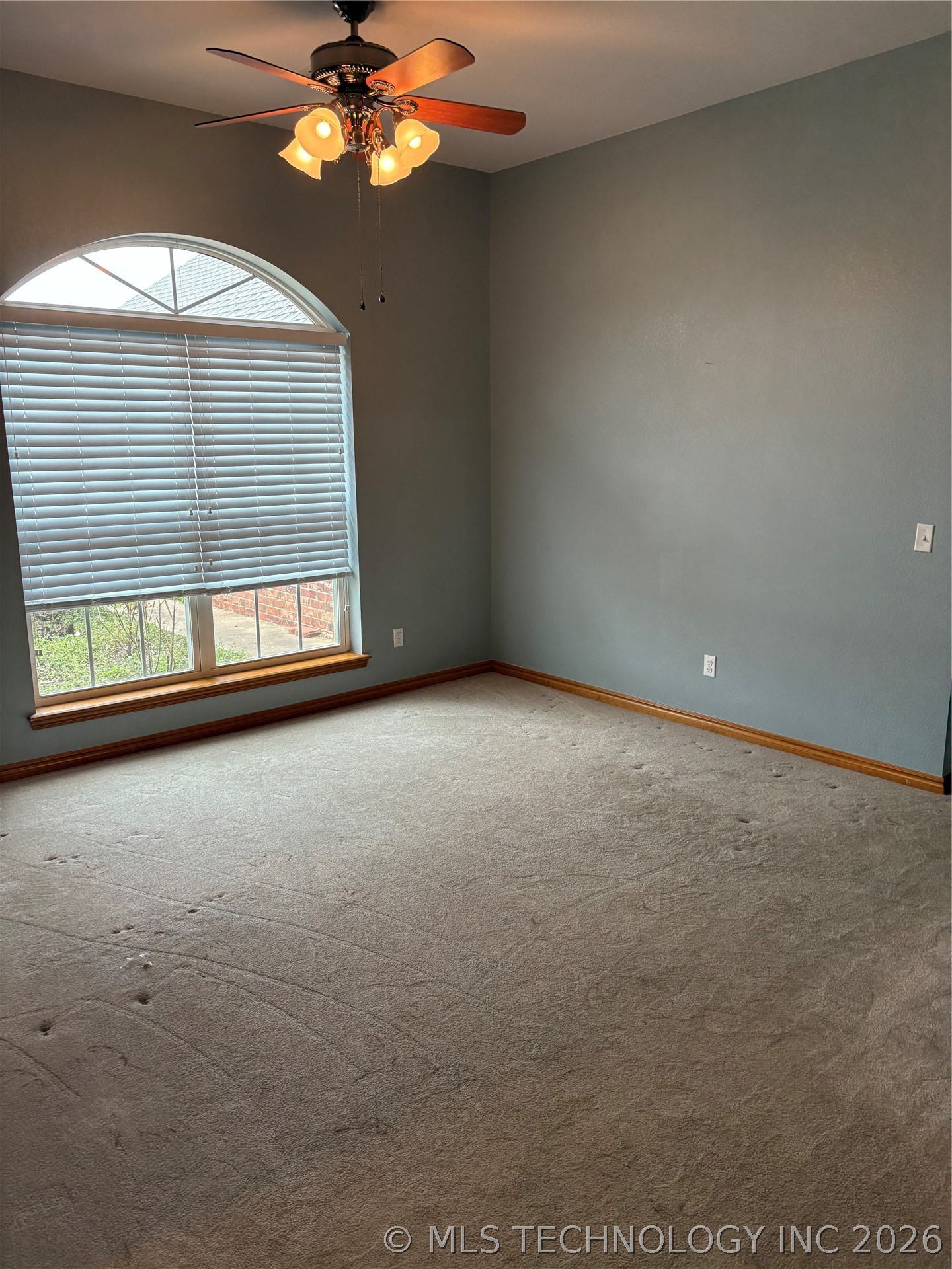 1001 Country Club Property Photo 8