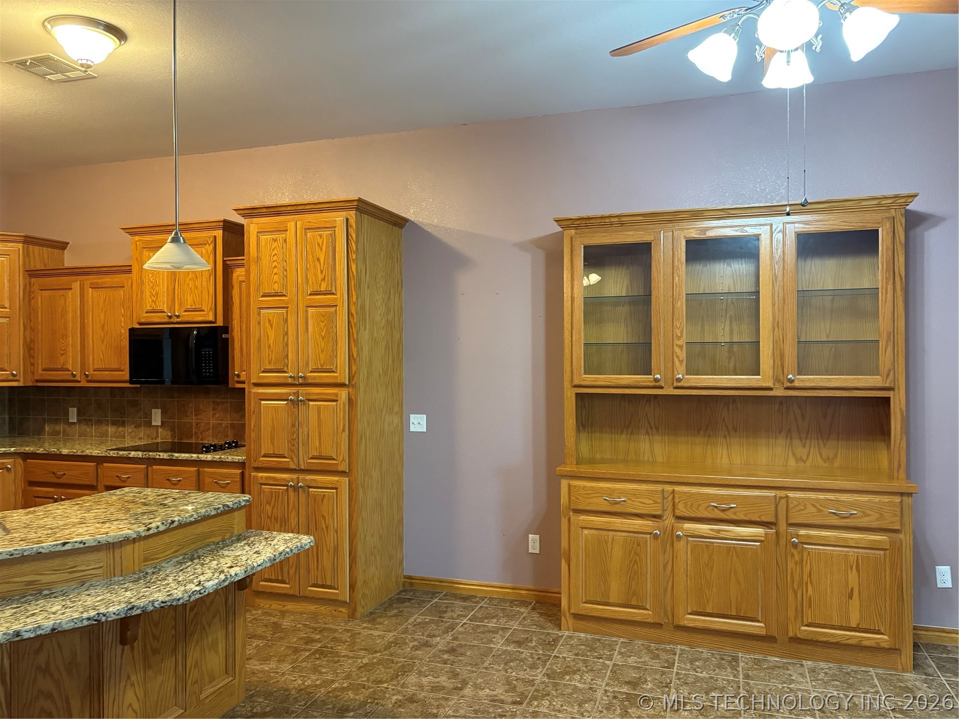 1001 Country Club Property Photo 11