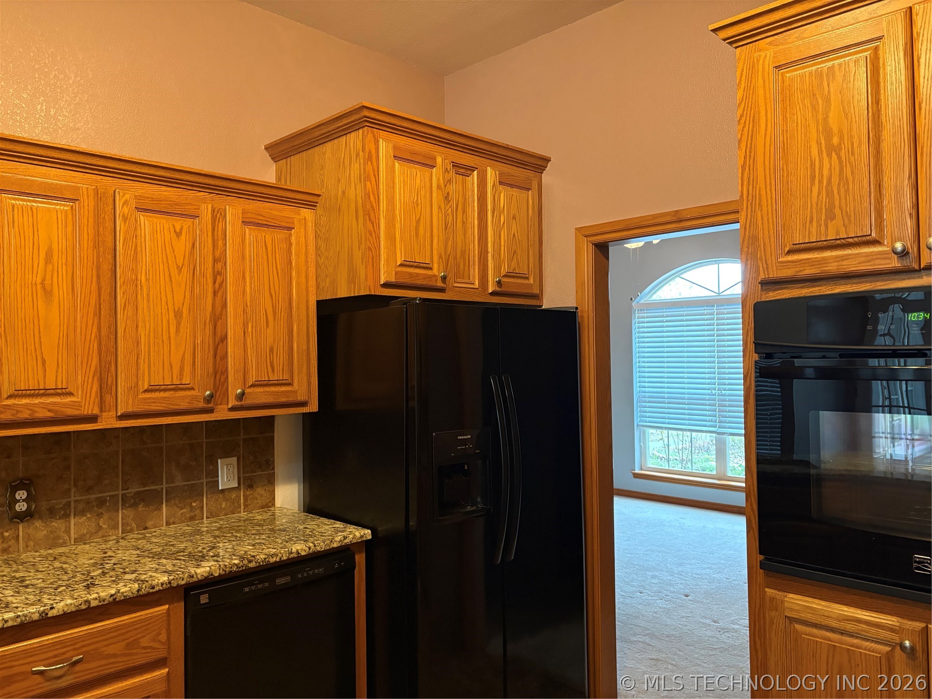 1001 Country Club Property Photo 13