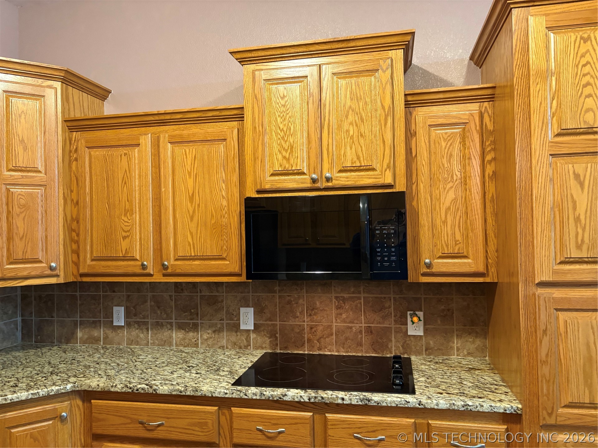 1001 Country Club Property Photo 14