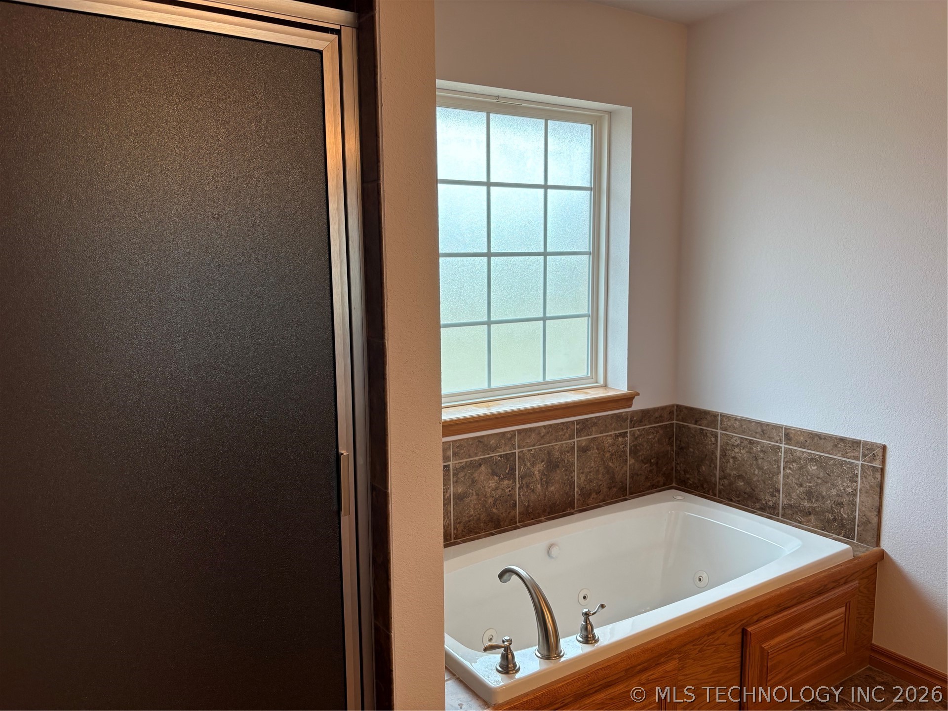 1001 Country Club Property Photo 18