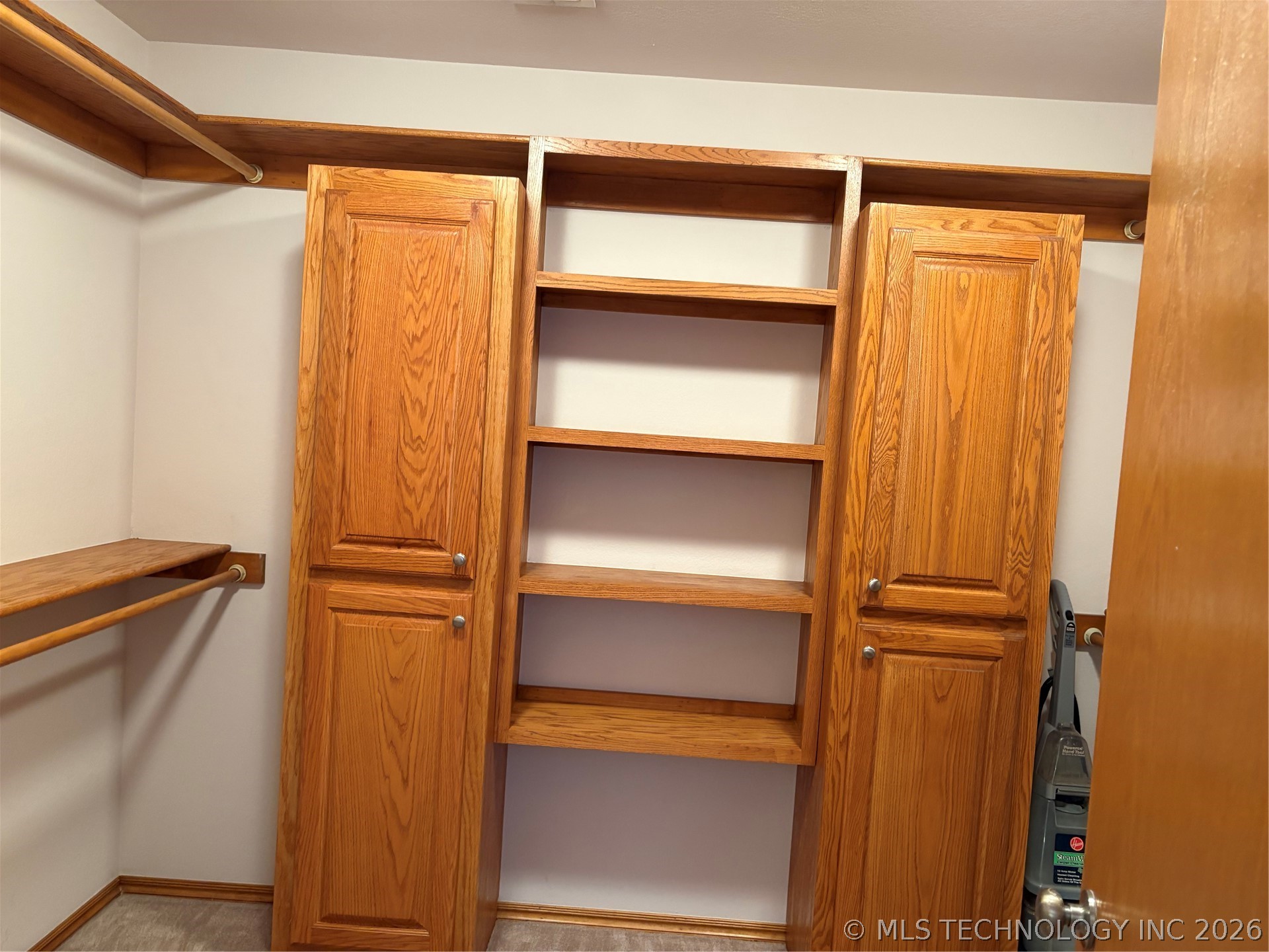 1001 Country Club Property Photo 19