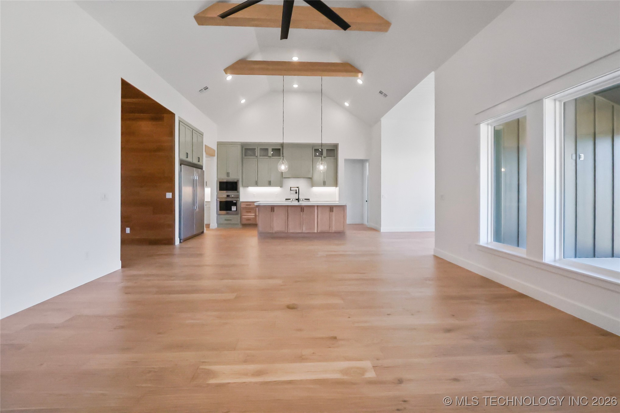 11210 S 215th East Avenue Property Photo 5