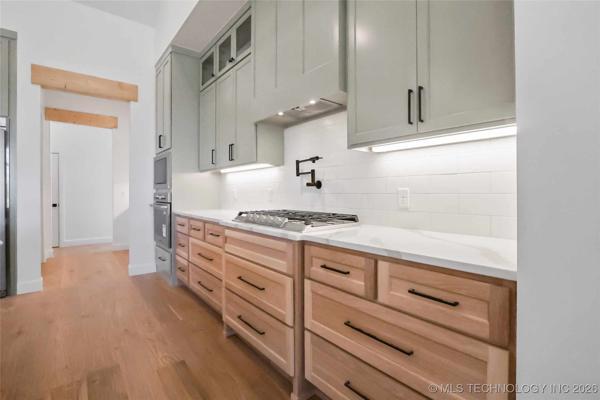 11210 S 215th East Avenue Property Photo 9