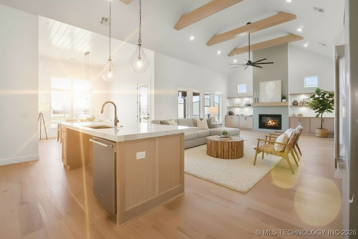 11210 S 215th East Avenue Property Photo 11