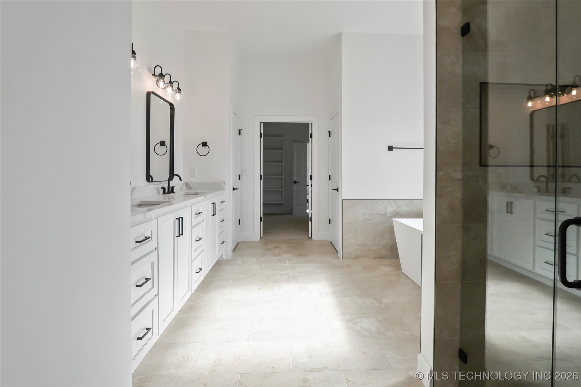 11210 S 215th East Avenue Property Photo 24